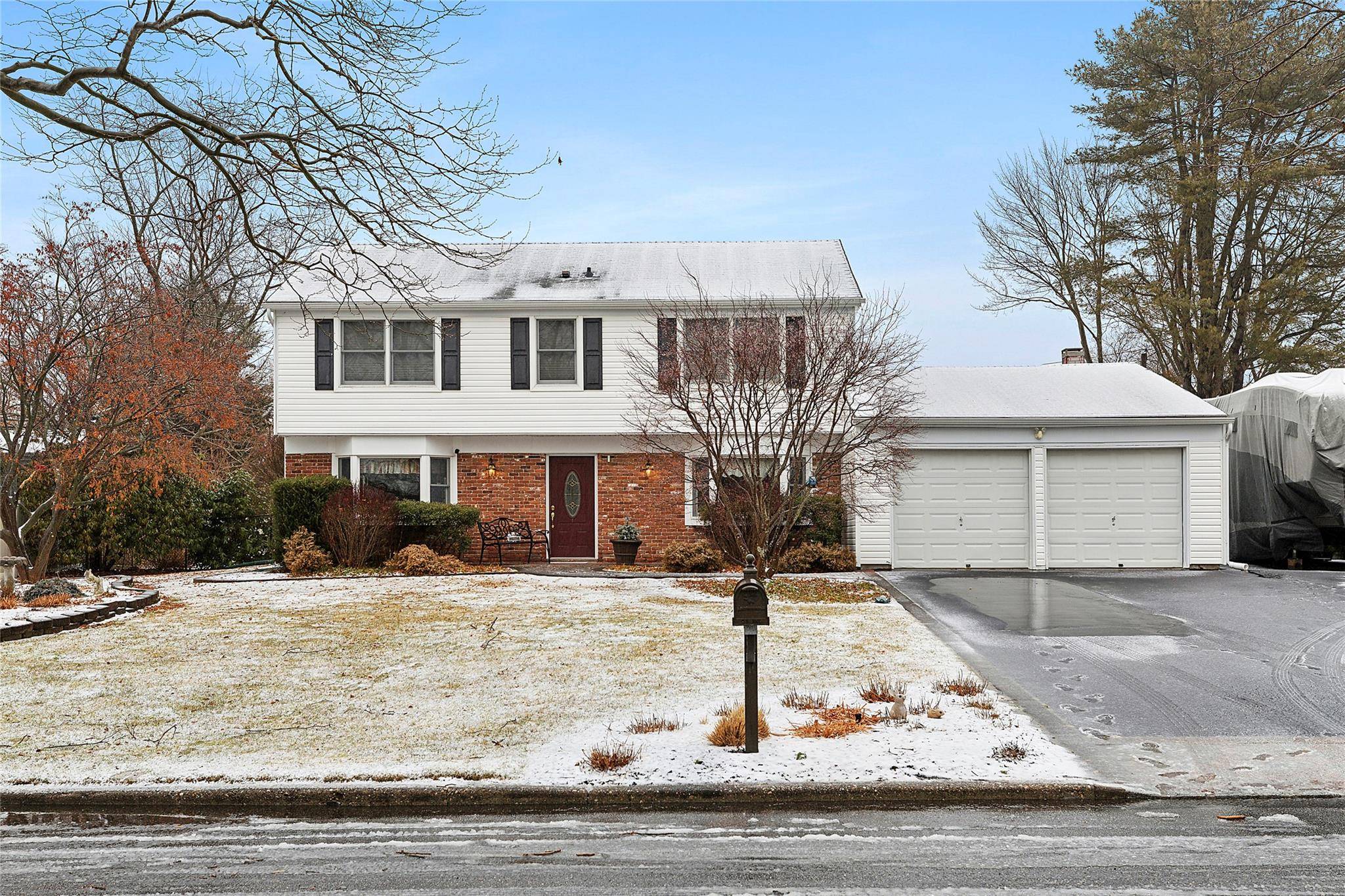 Stony Brook, NY 11790,27 Mystic WAY