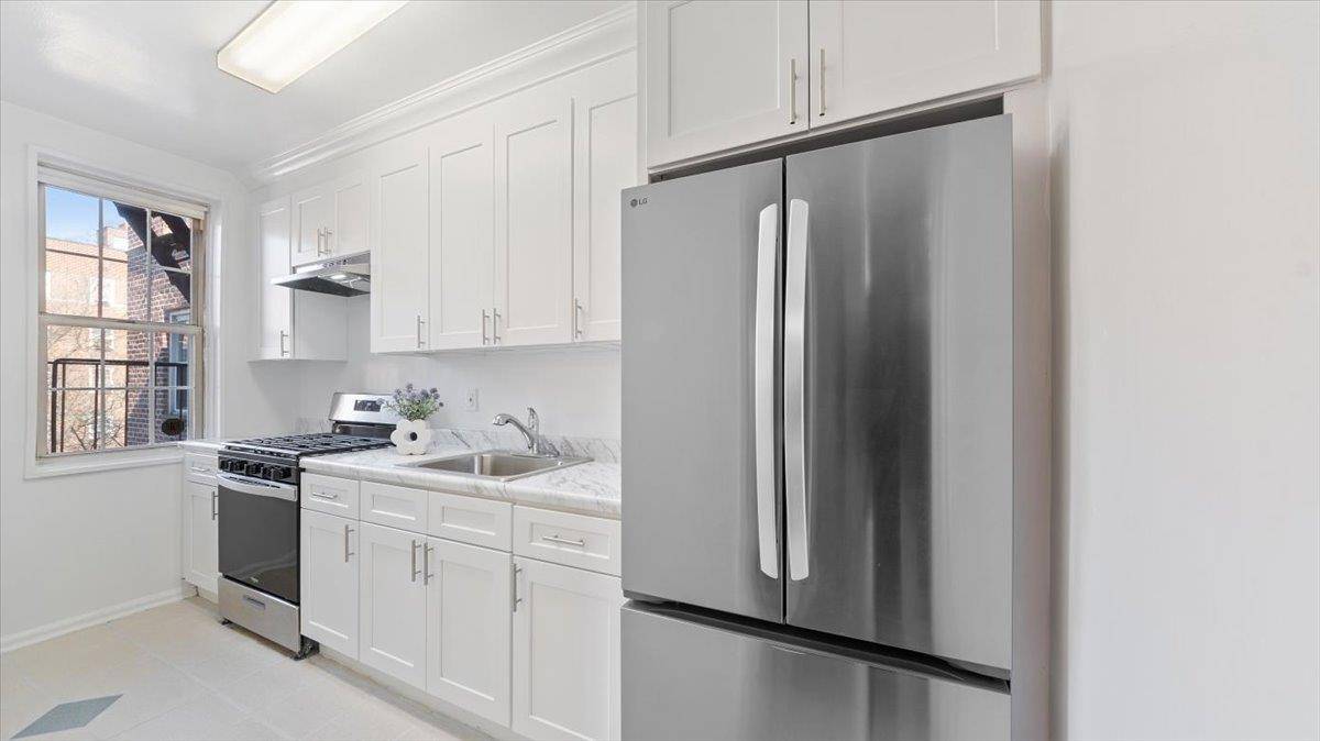 Bronxville, NY 10708,754 Bronx River RD #B-52