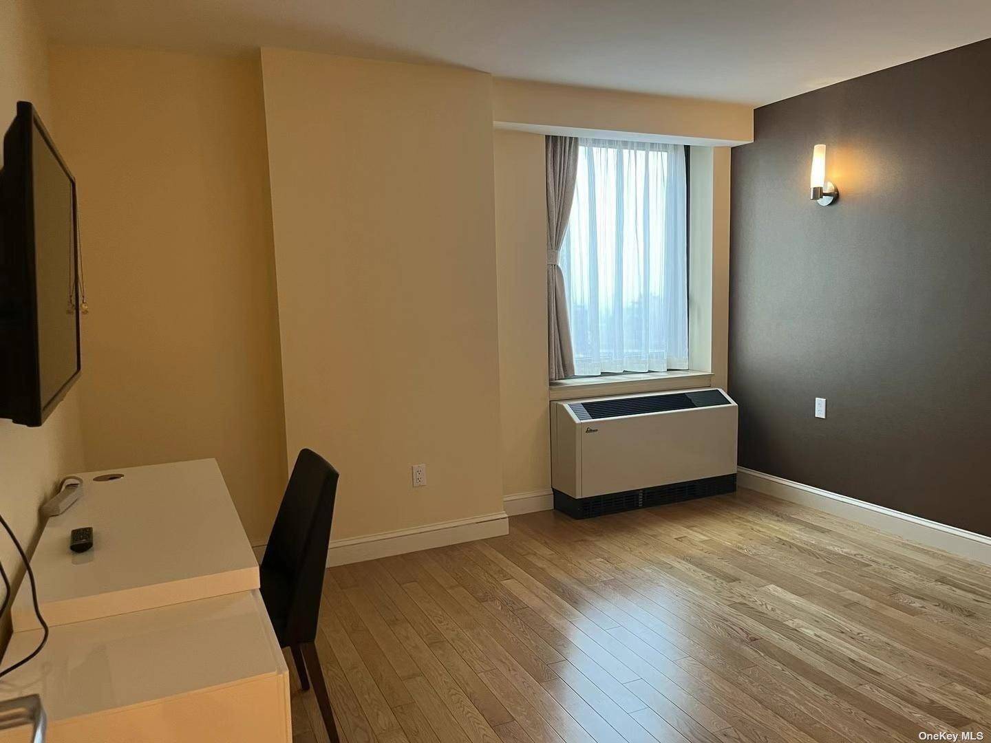 Flushing, NY 11354,39-16 Prince ST #11A
