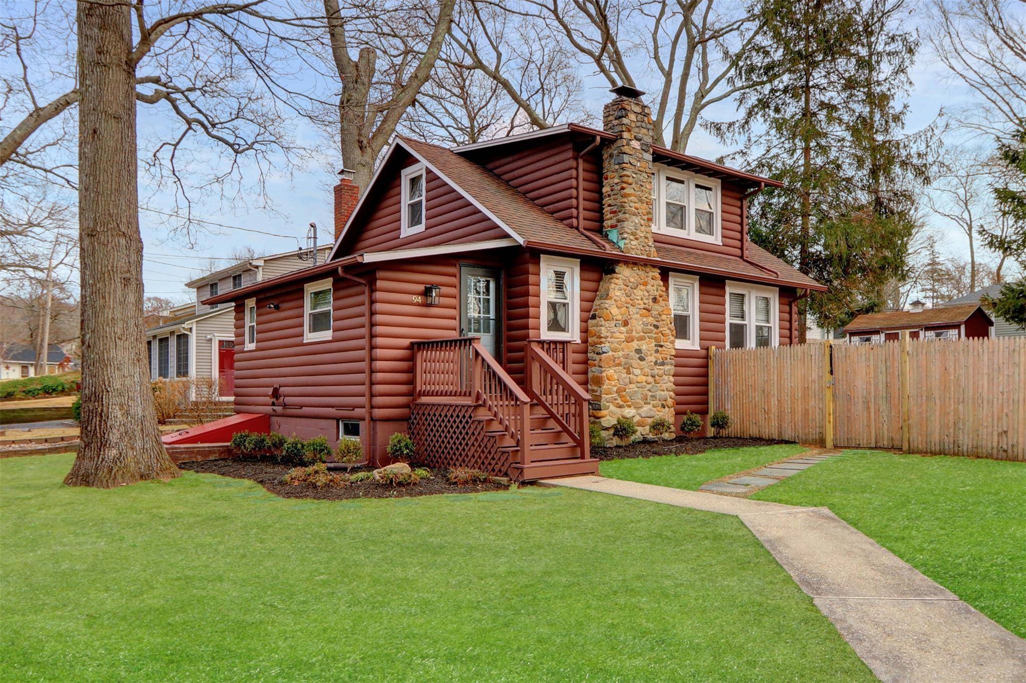 Sound Beach, NY 11789,94 Upton DR