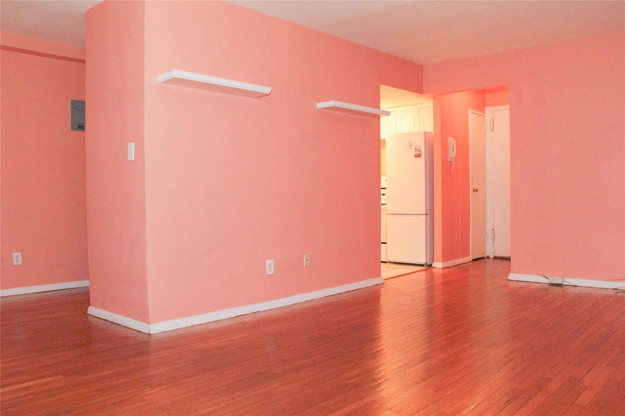 Freeport, NY 11520,100 Randall AVE #2J