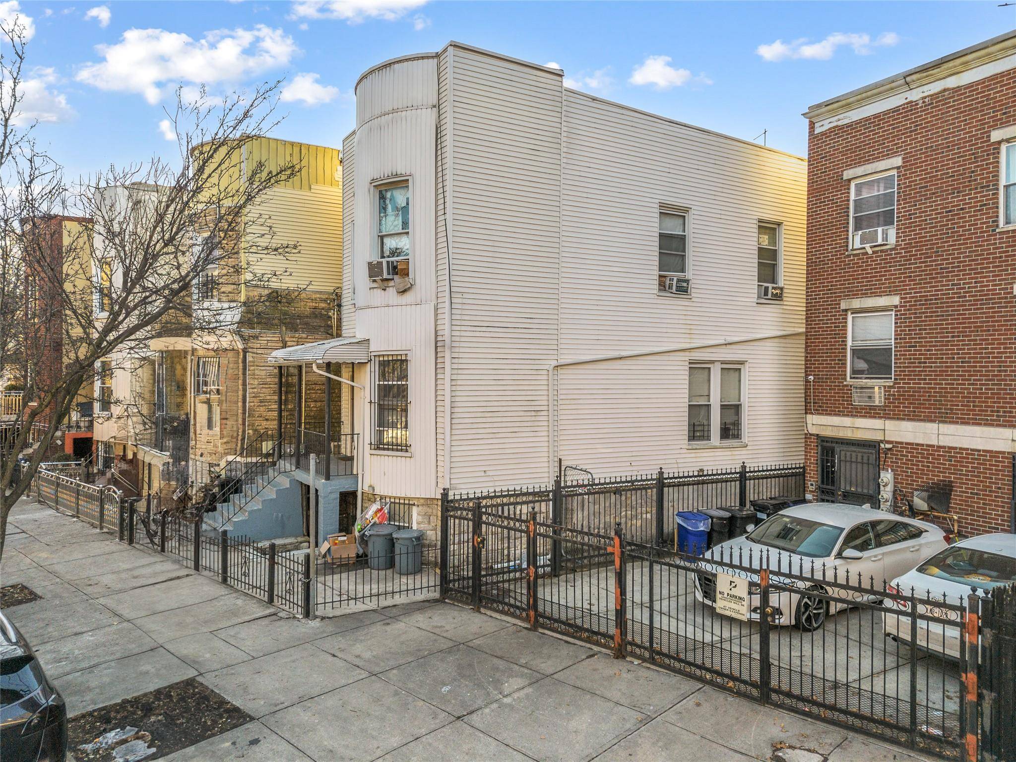 Bronx, NY 10456,1417 Crotona AVE