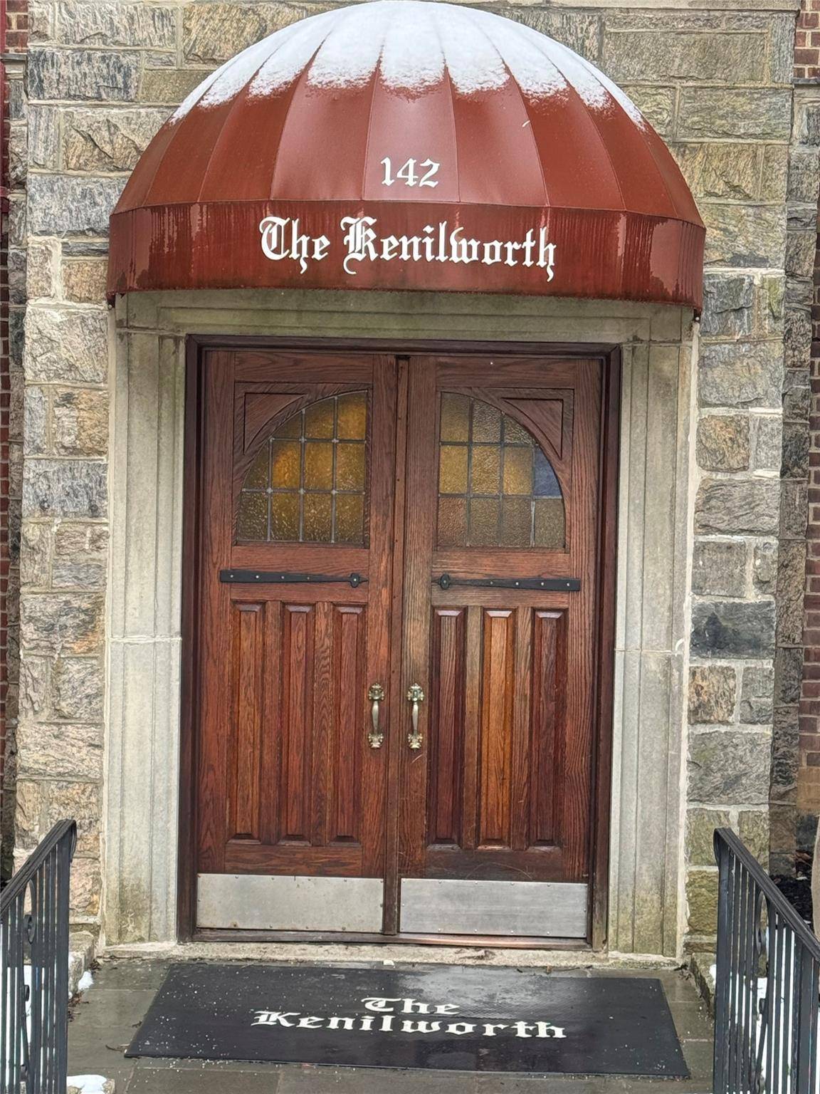 Scarsdale, NY 10583,142 Garth RD #5F