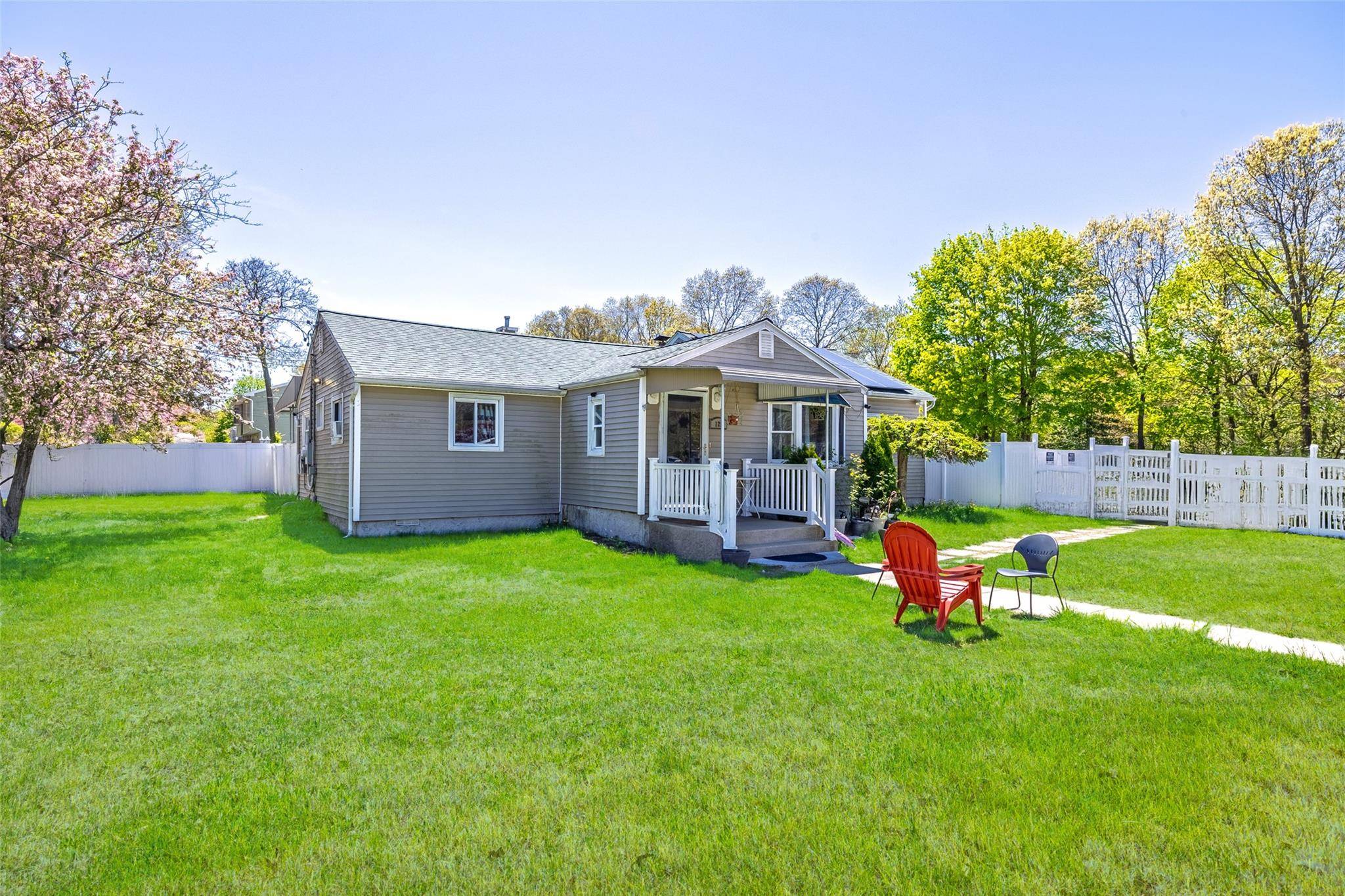 Mastic, NY 11950,120 Somerset AVE