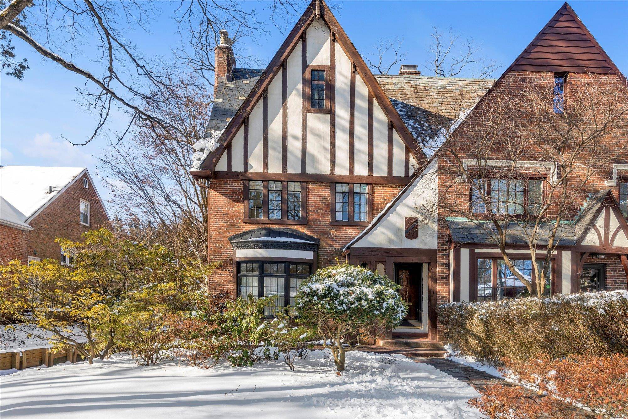 Great Neck, NY 11020,57 Somerset DR