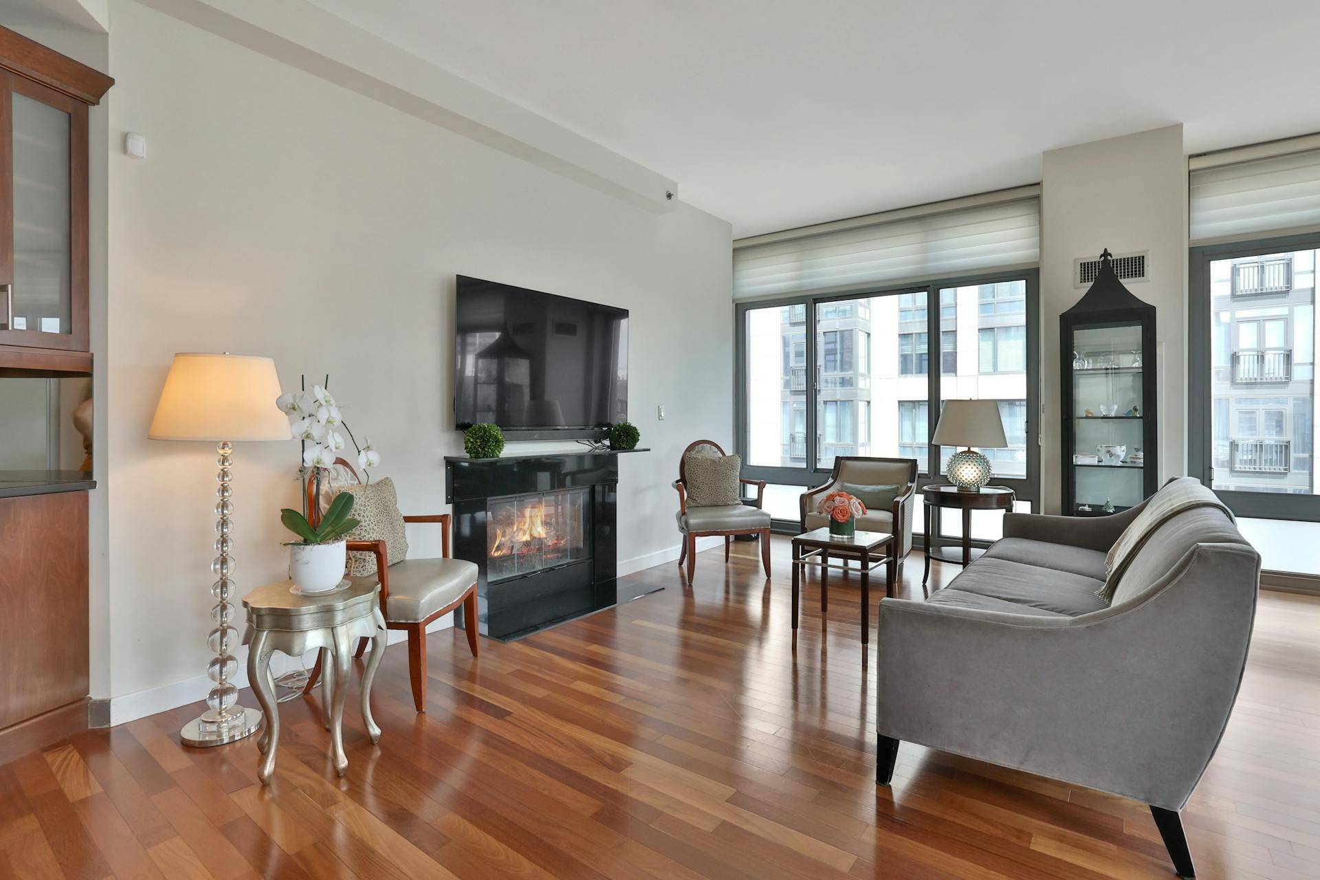 White Plains, NY 10601,25 City PL #6C