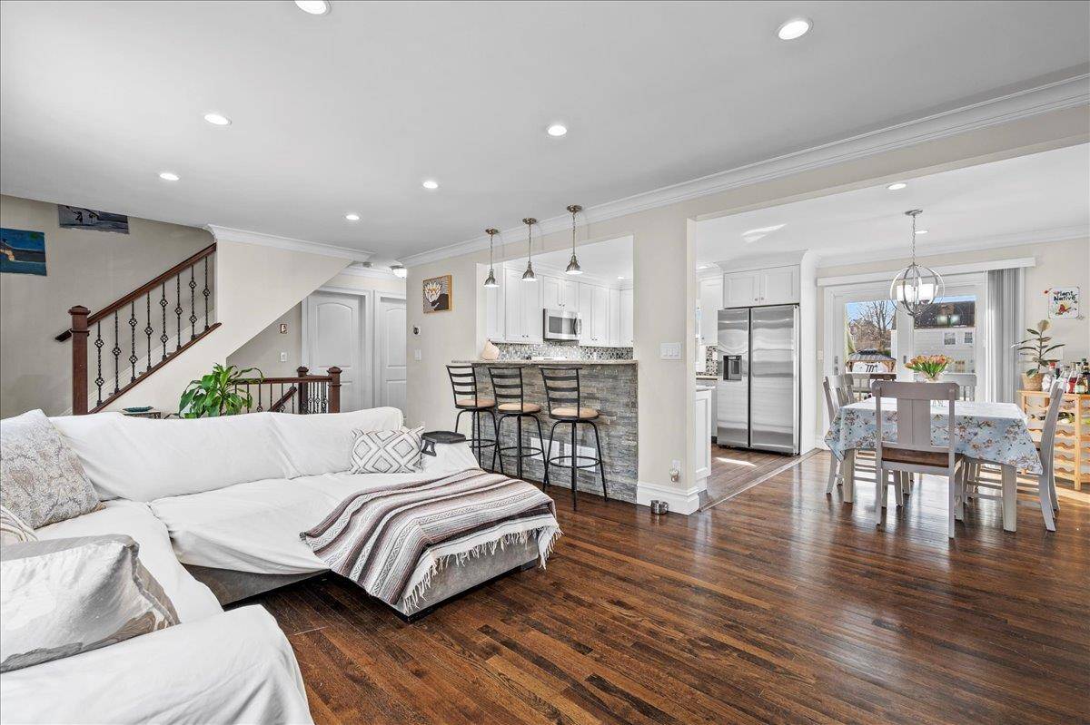 Port Chester, NY 10573,270 Madison AVE