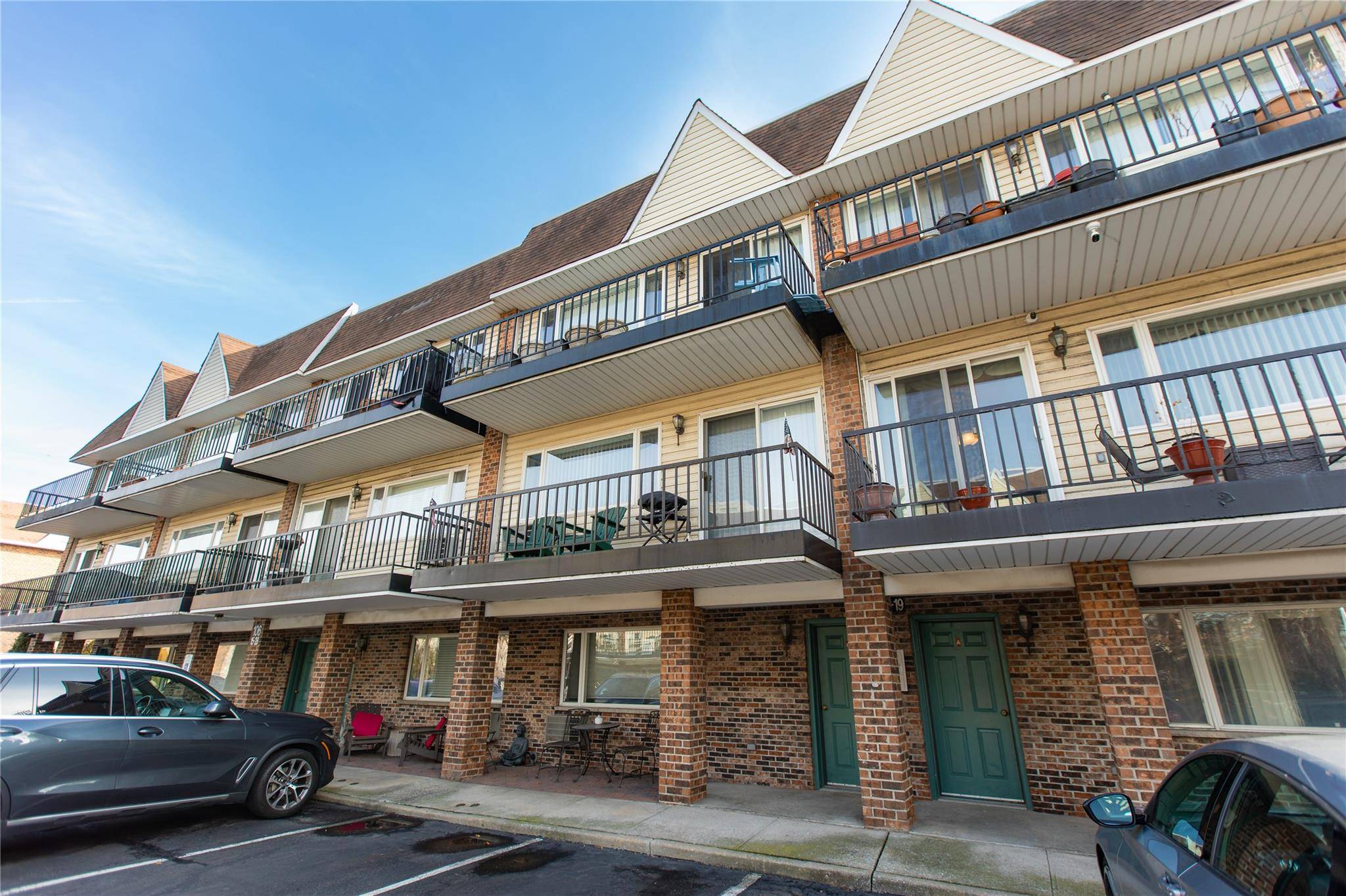 Lynbrook, NY 11563,106 Atlantic Avenue ##18