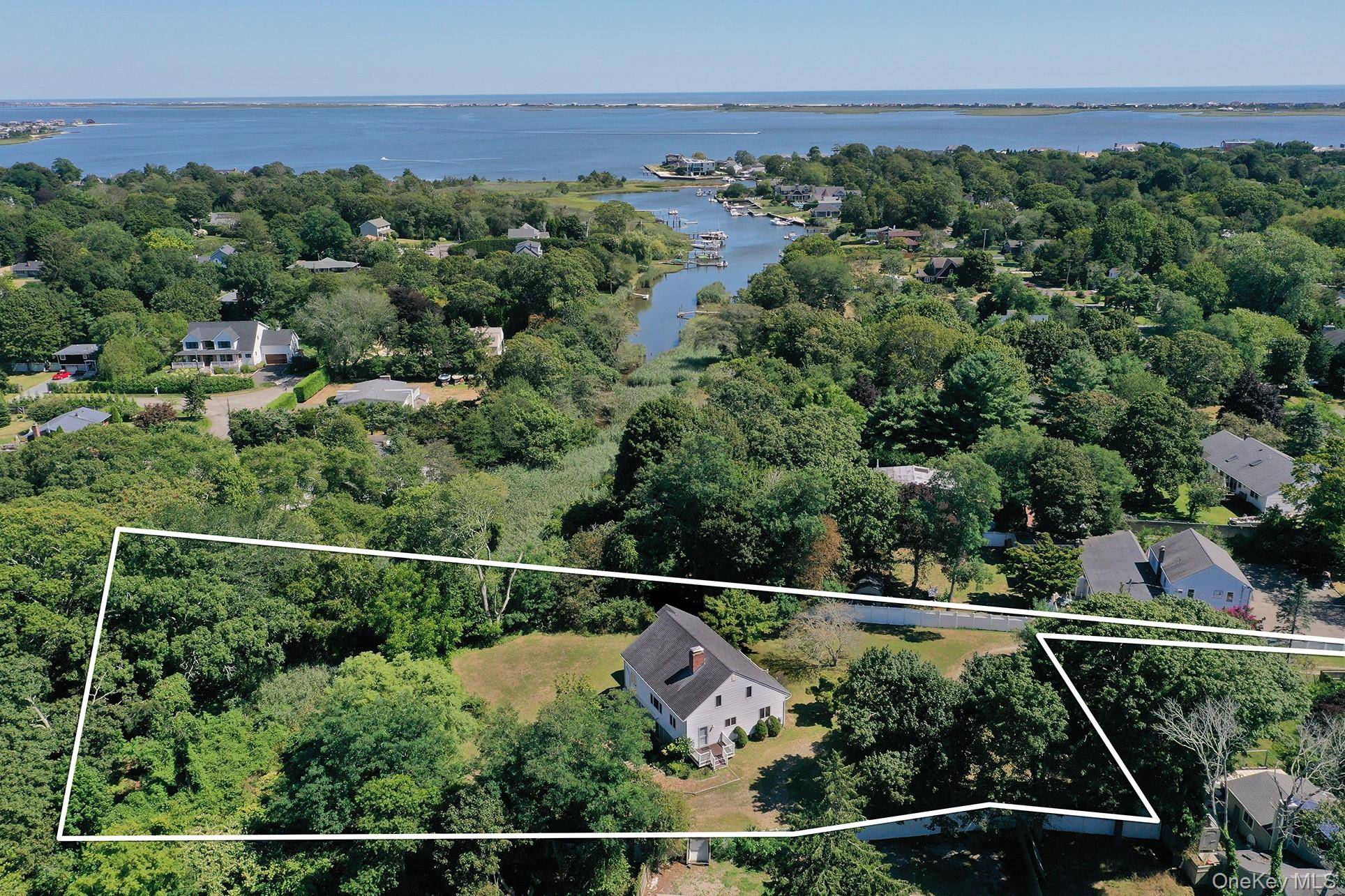 East Quogue, NY 11942,13 West End AVE