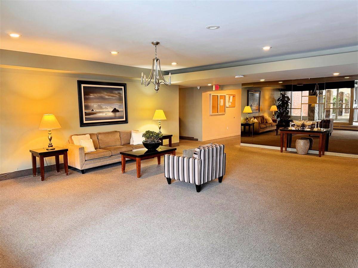 Spring Valley, NY 10977,30 S Cole AVE #3L