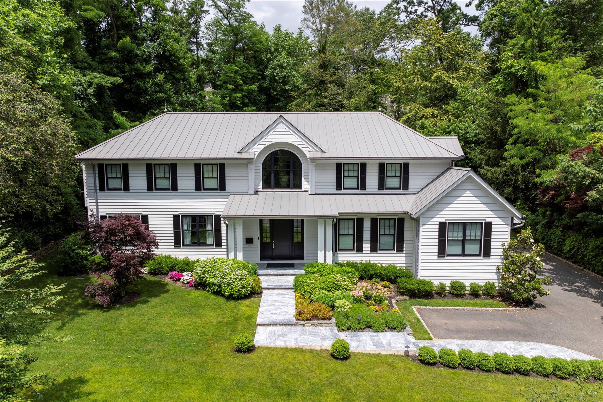 East Hills, NY 11576,25 Fern DR