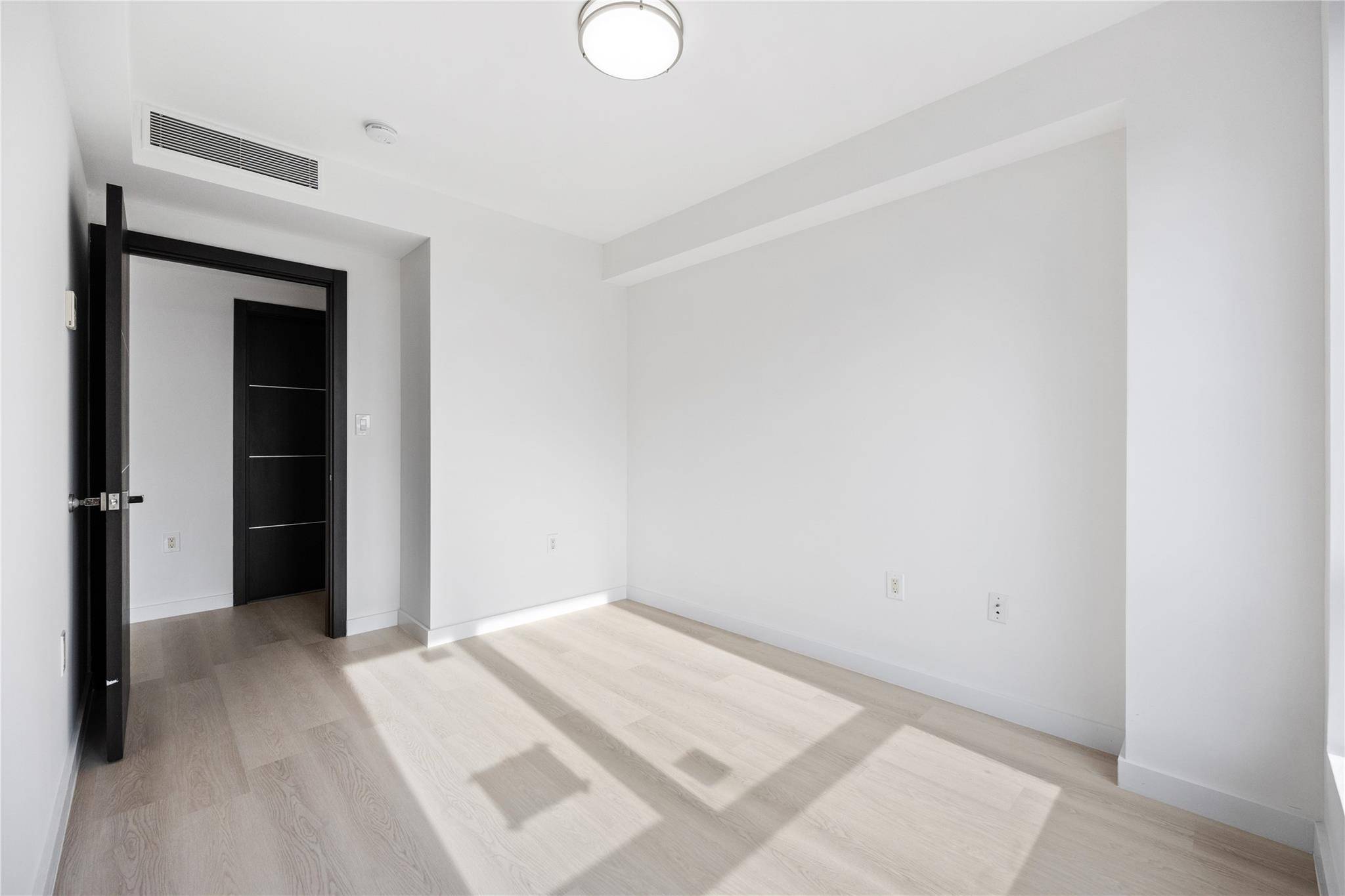 Woodside, NY 11377,70-09 45th AVE #5A