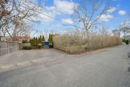 East Hampton, NY 11937,4 Ganley LN