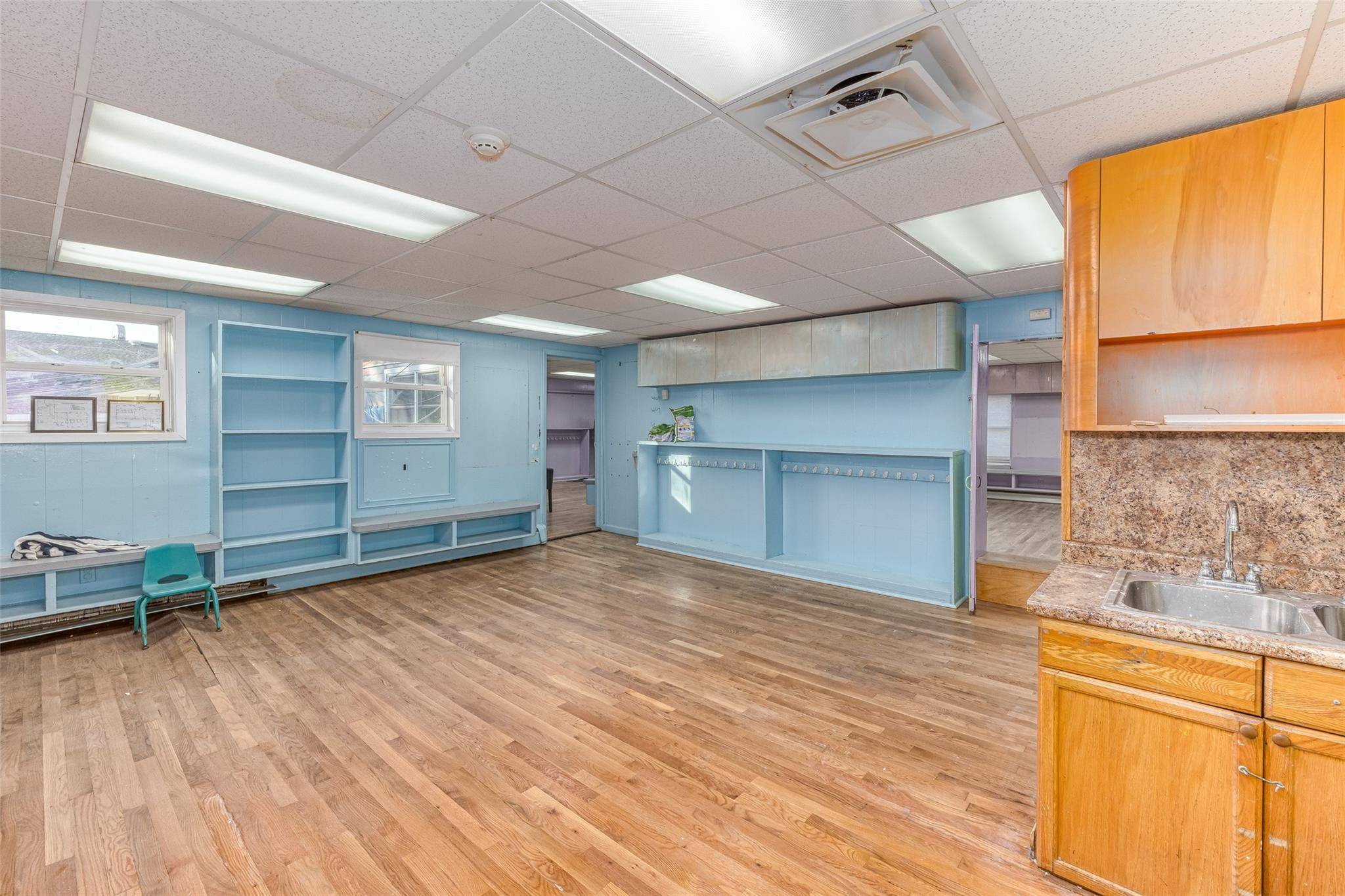 Plainview, NY 11803,1191 Old Country RD