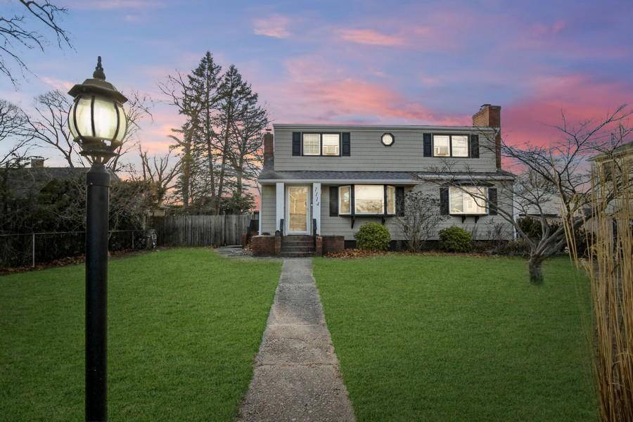 Bay Shore, NY 11706,1114 Hyman AVE