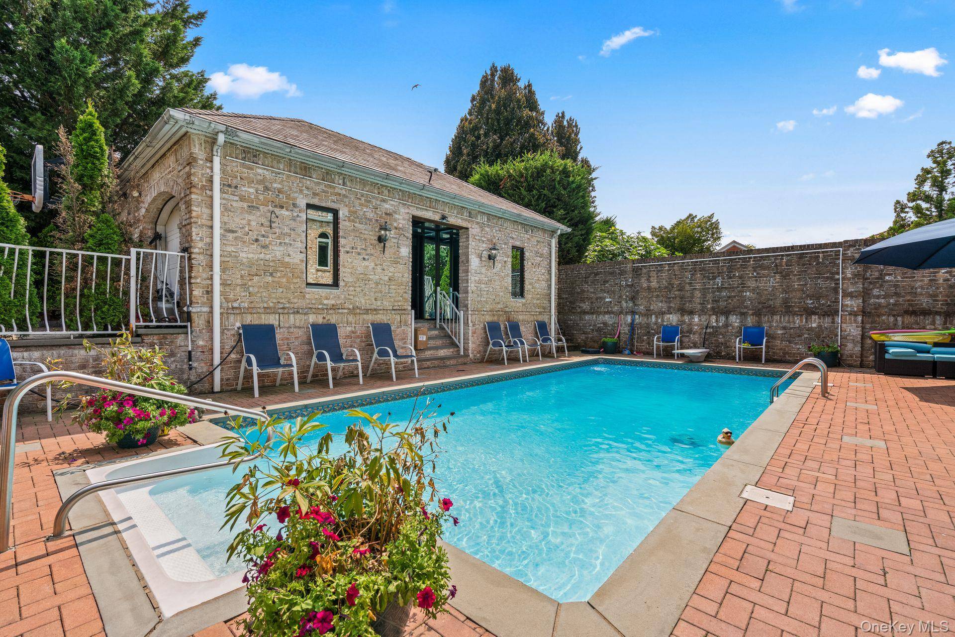 Malba, NY 11357,6 Summit PL