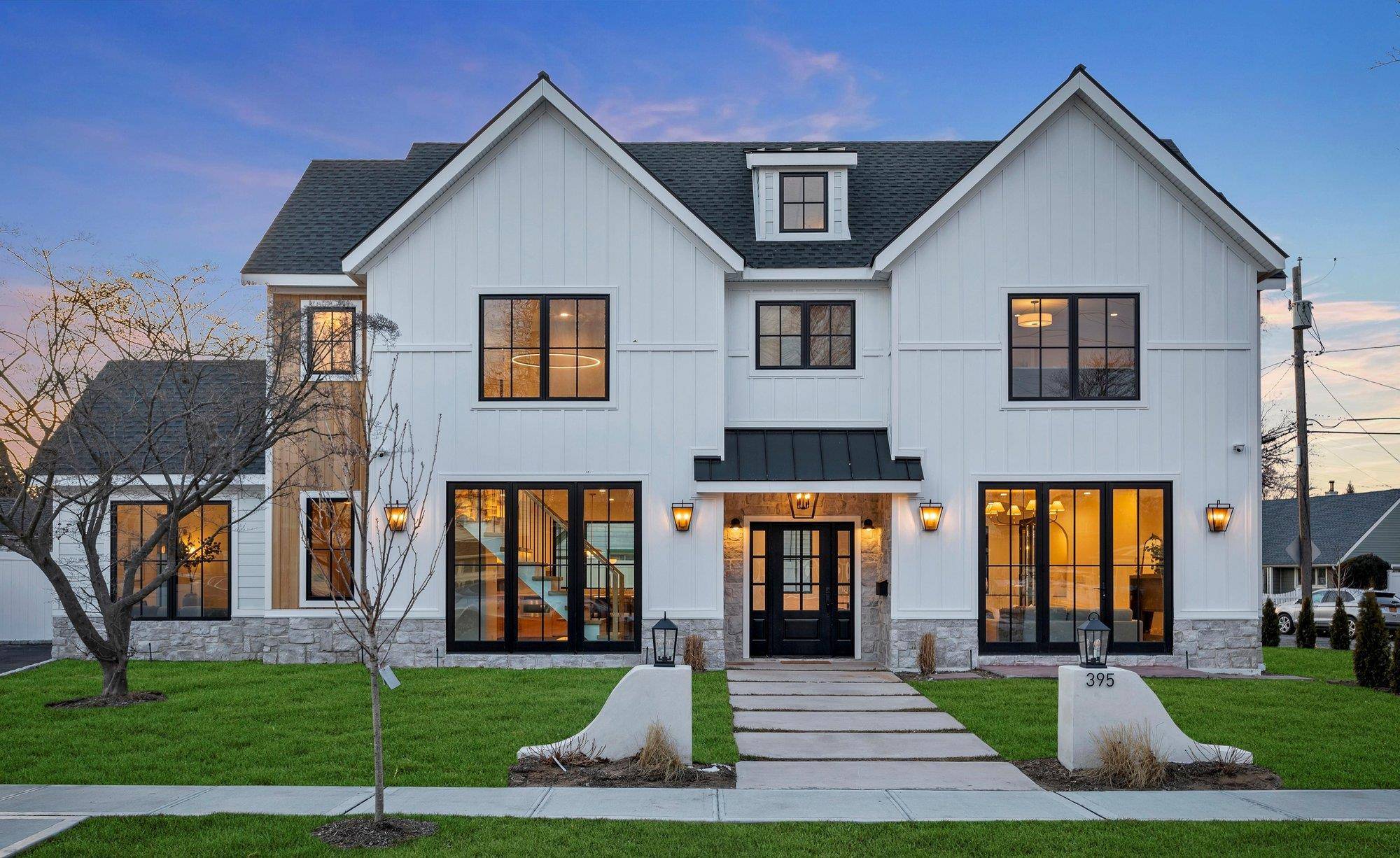 Hewlett, NY 11557,395 Chestnut DR