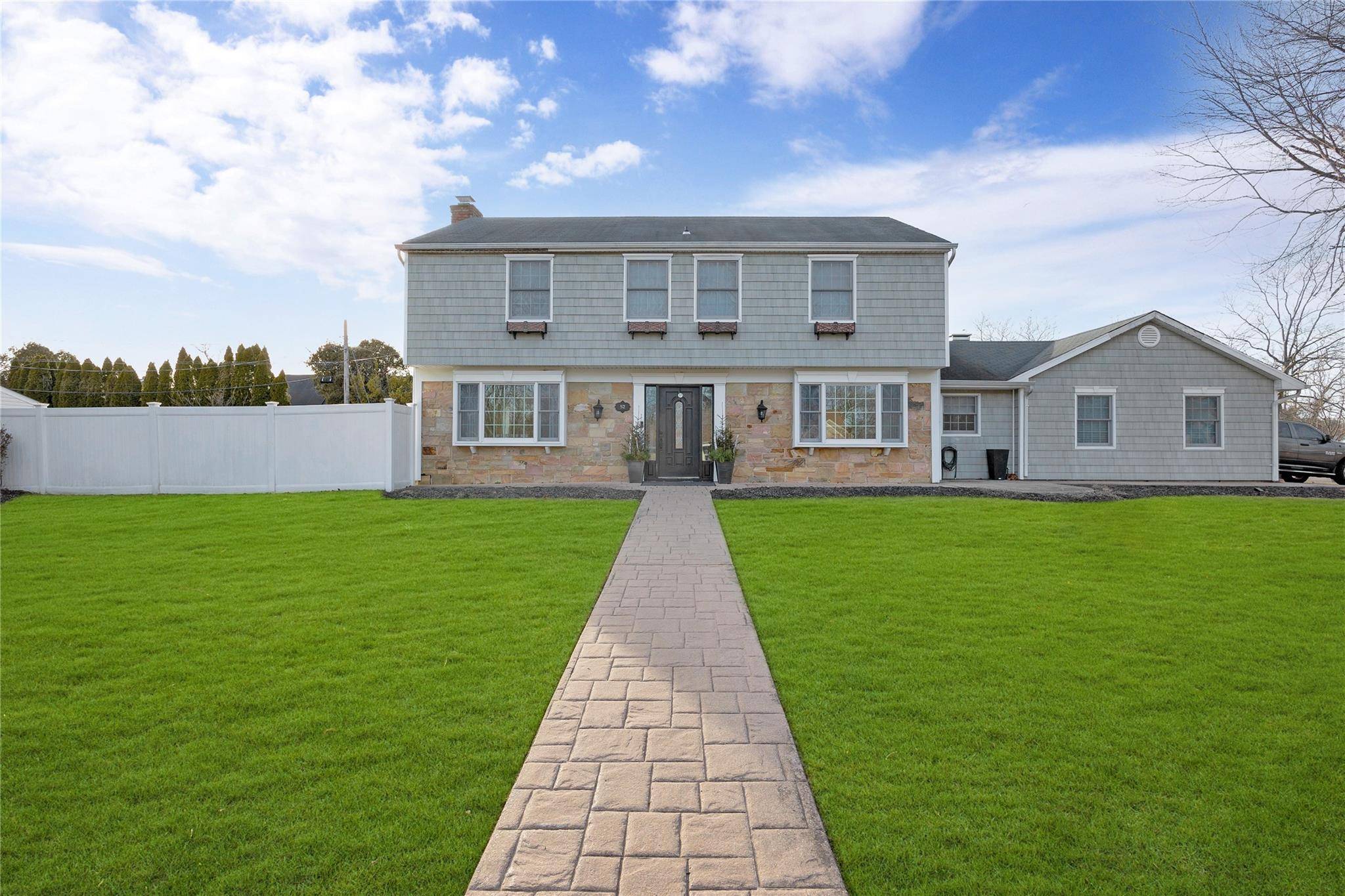 Lake Grove, NY 11755,52 Tulip Grove DR