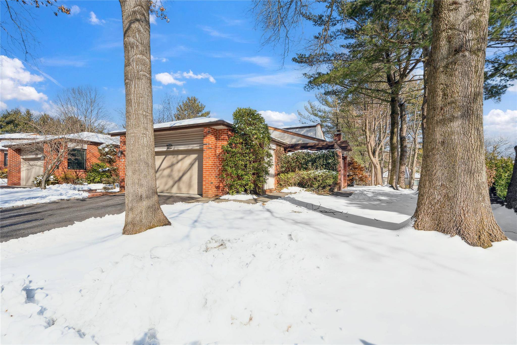 Manhasset, NY 11030,97 Crows Nest