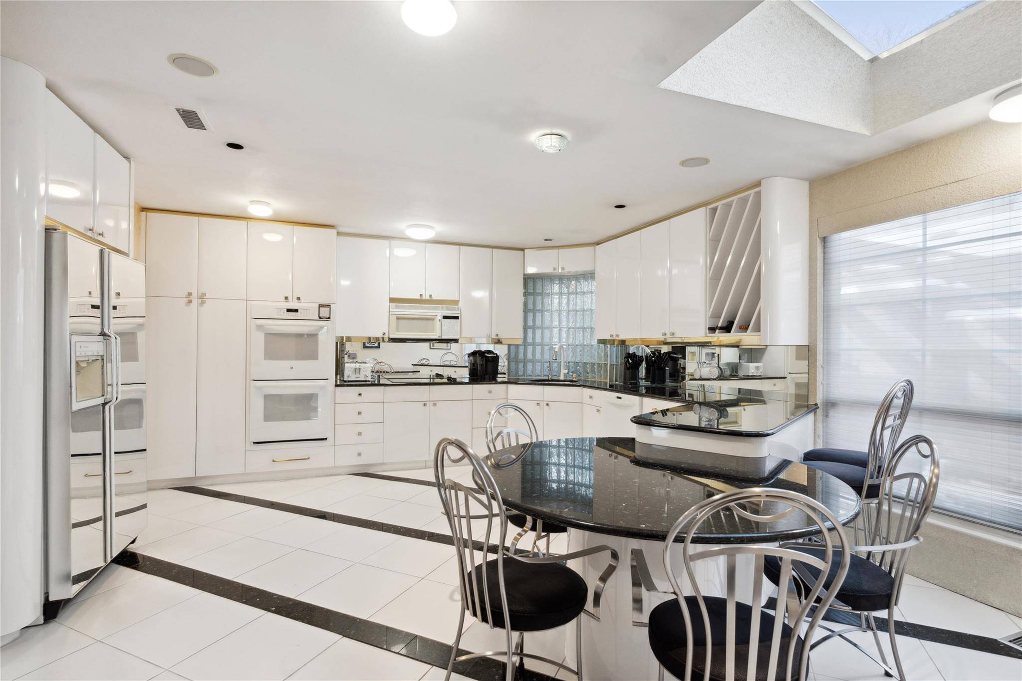 Manhasset, NY 11030,97 Crows Nest