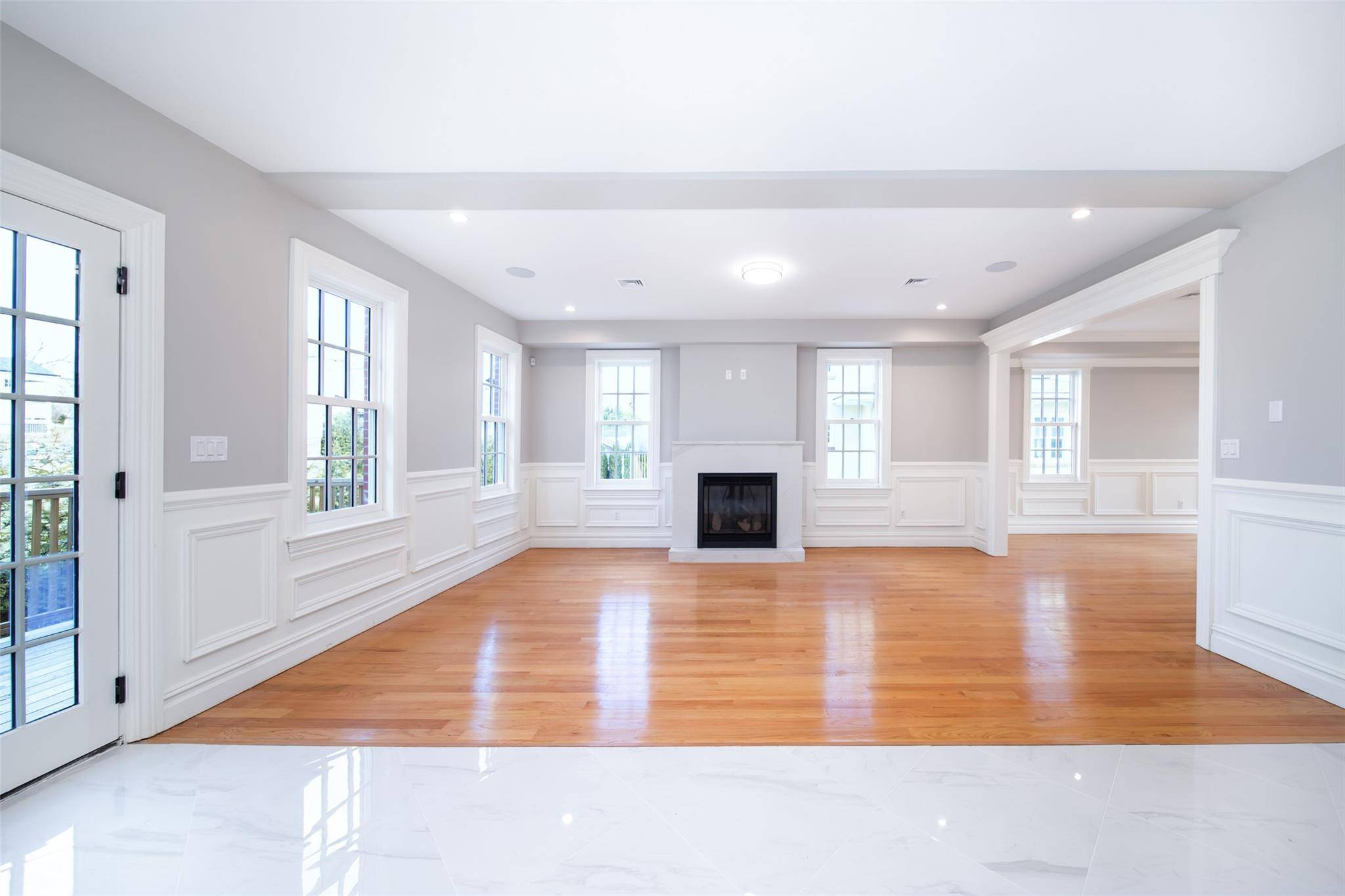 Douglaston, NY 11363,233-17 38 DR