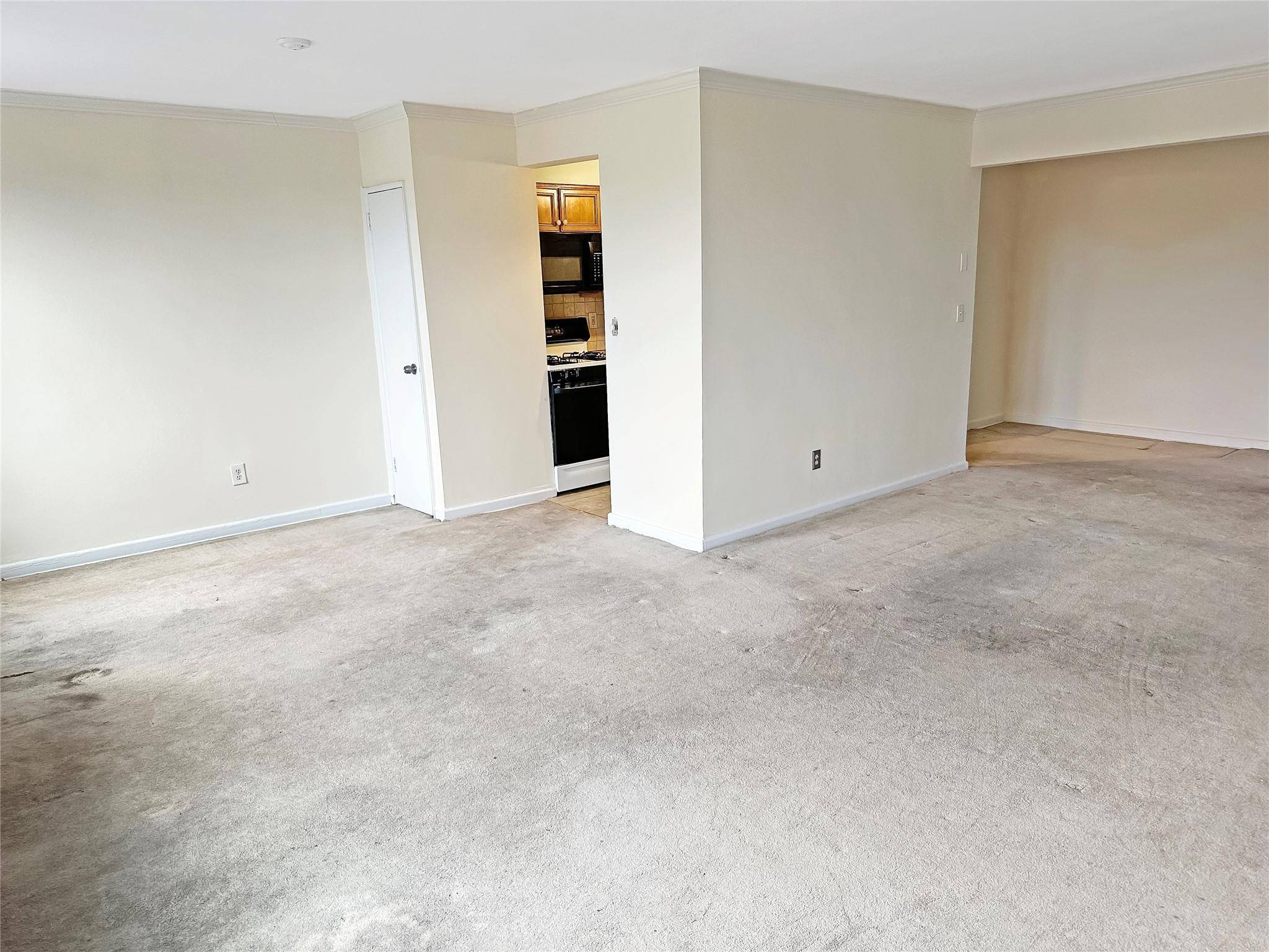 Lynbrook, NY 11563,504 Merrick RD #3K