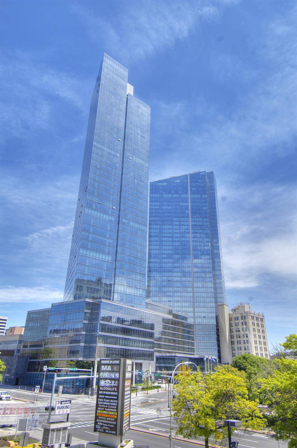White Plains, NY 10601,5 Renaissance SQ #16F