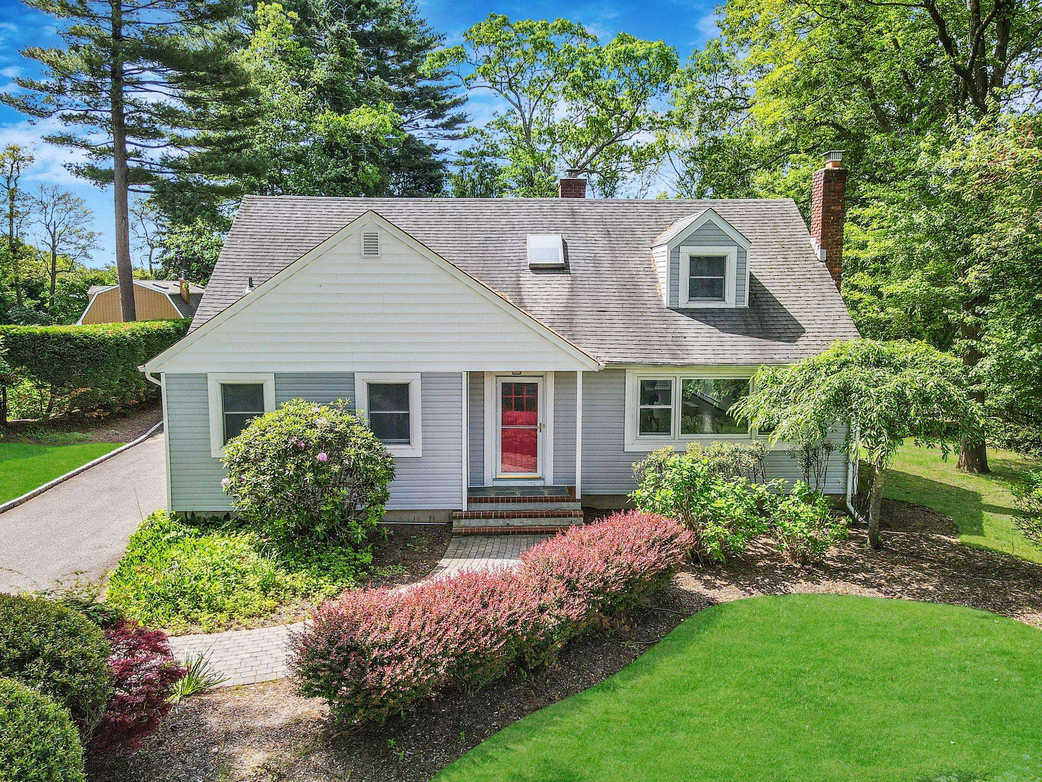 Smithtown, NY 11787,10 Clearbrook DR