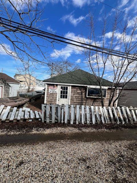 Seaford, NY 11783,3908A SANDS LANE