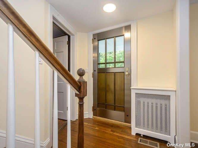 Old Westbury, NY 11568,23 Pinetree LN