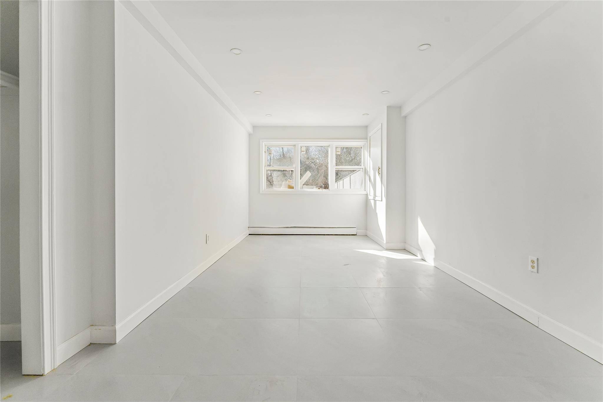 Bronx, NY 10473,422 Screvin AVE