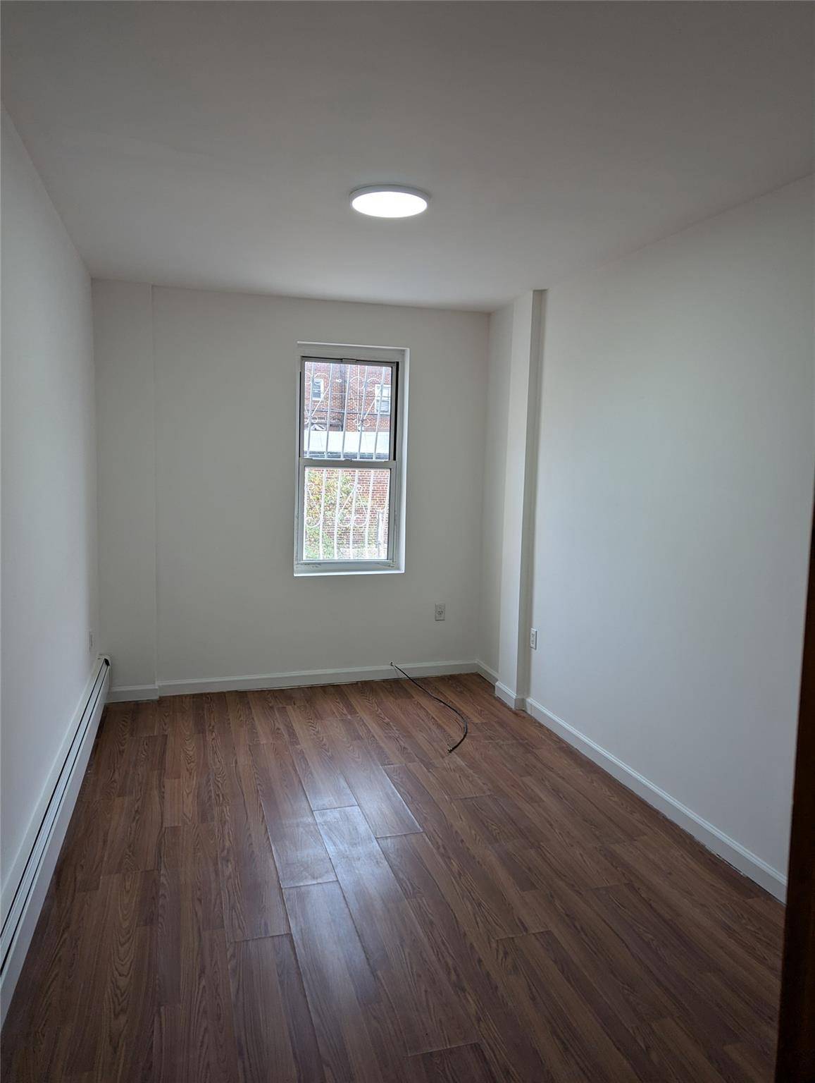 Jackson Heights, NY 11372,33-17 72 ST