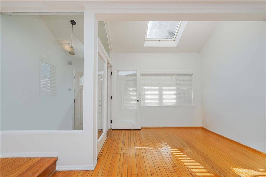 Maspeth, NY 11378,59-59 58 RD