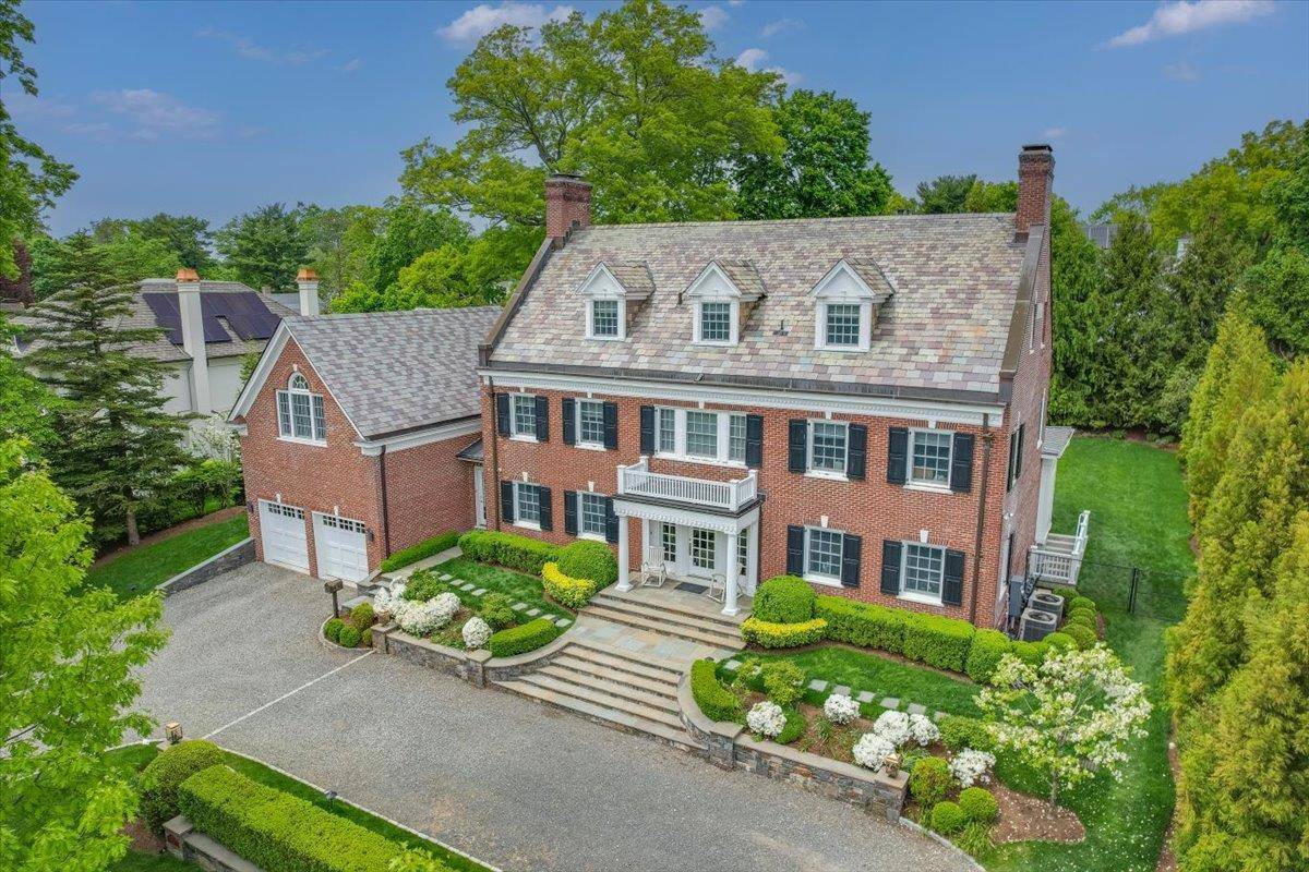 Scarsdale, NY 10583,51 Penn BLVD