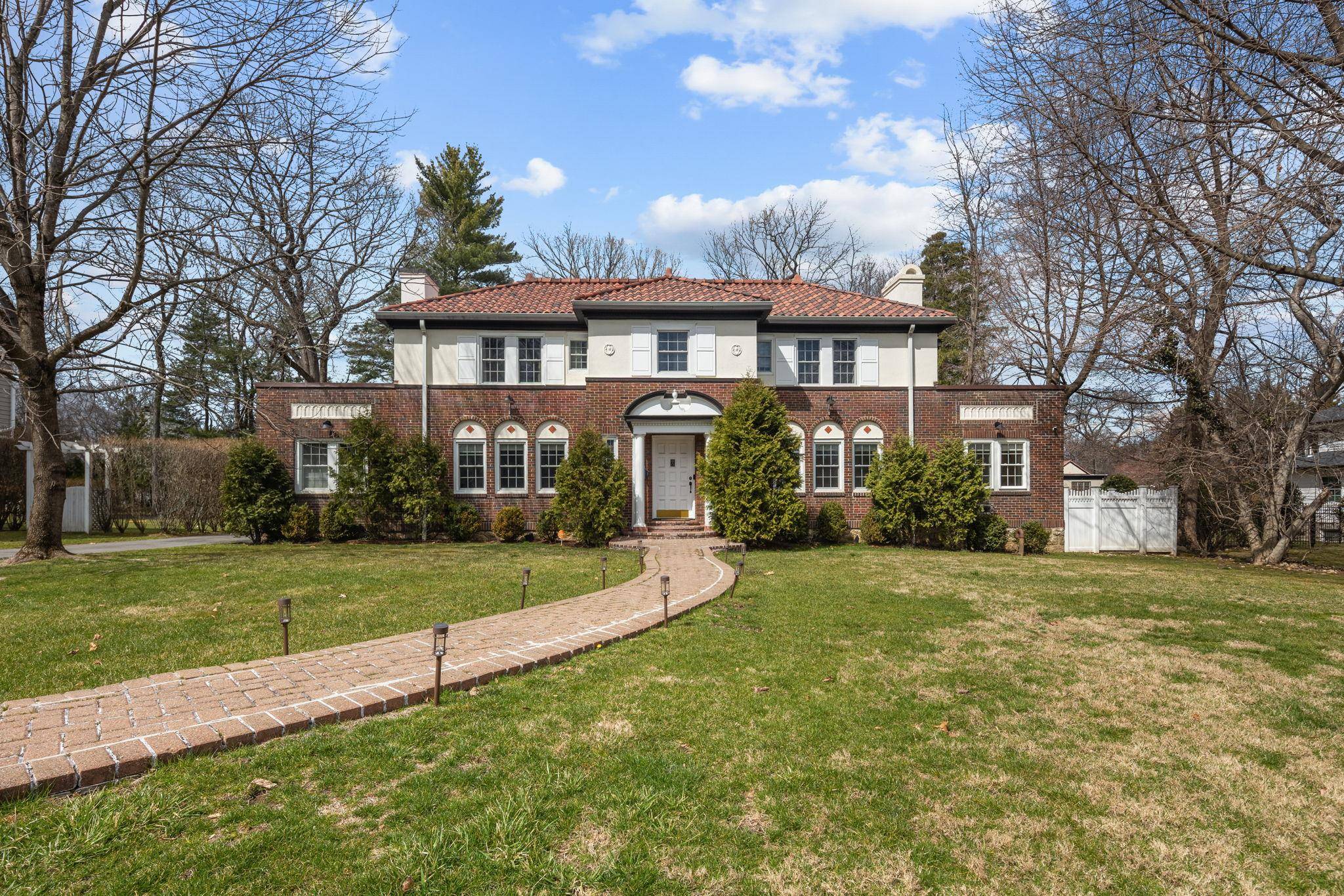 New Rochelle, NY 10804,182 Lyncroft RD
