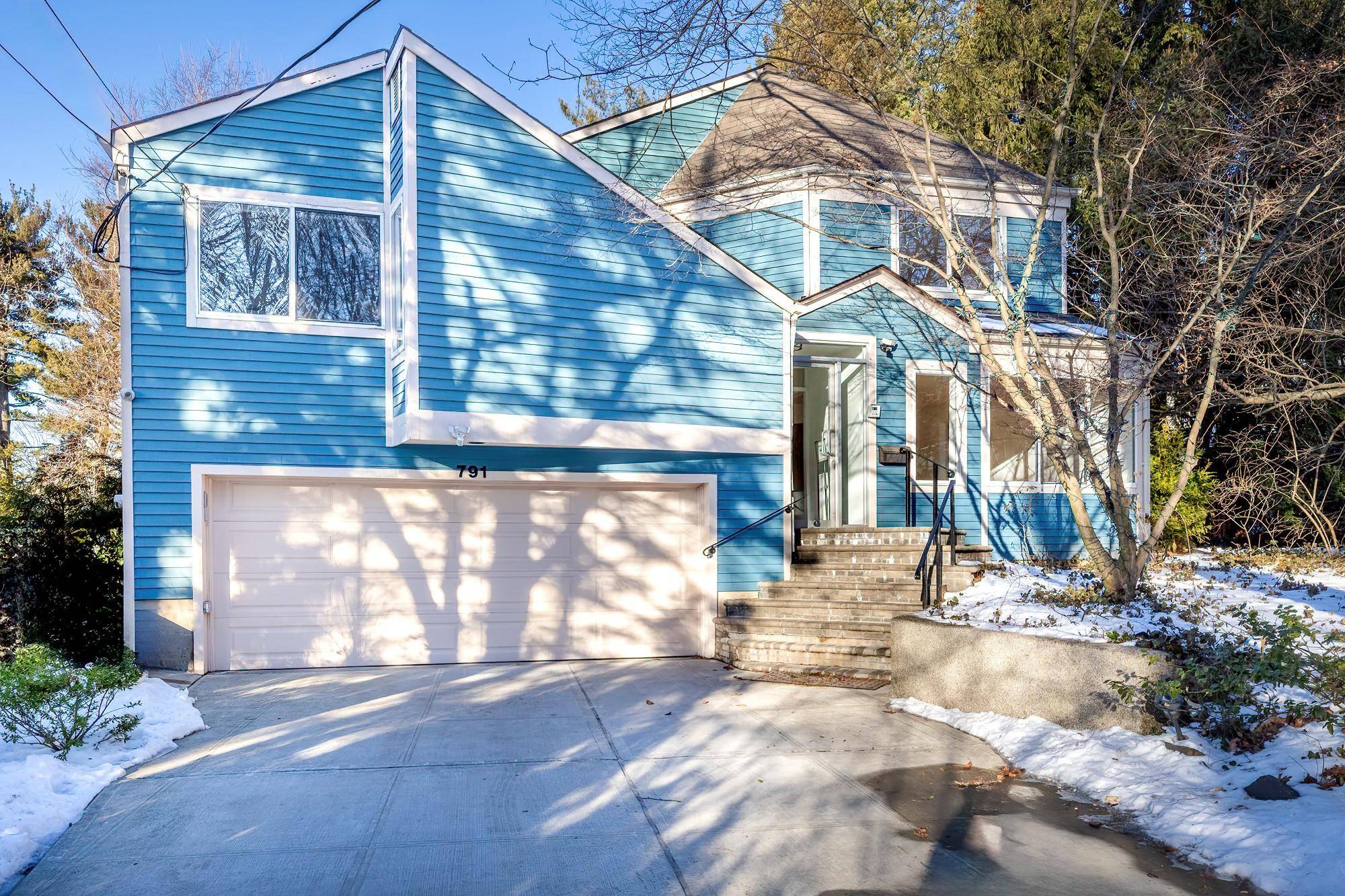 Bronx, NY 10471,791 W 254th ST