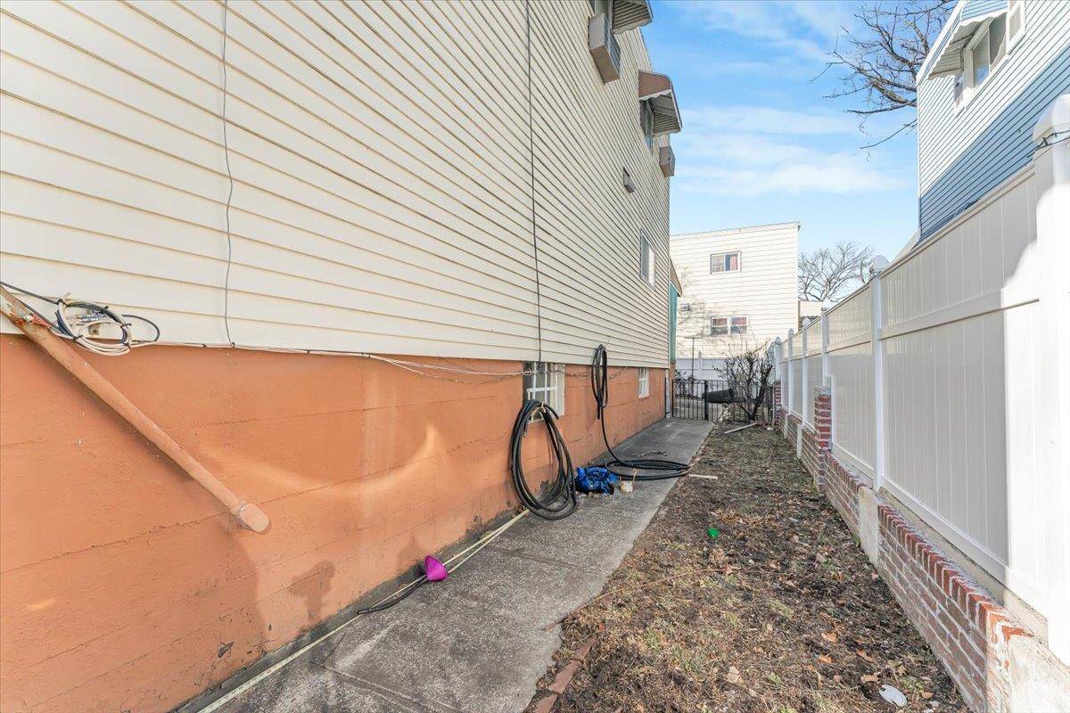 Bronx, NY 10473,2303 Lafayette AVE