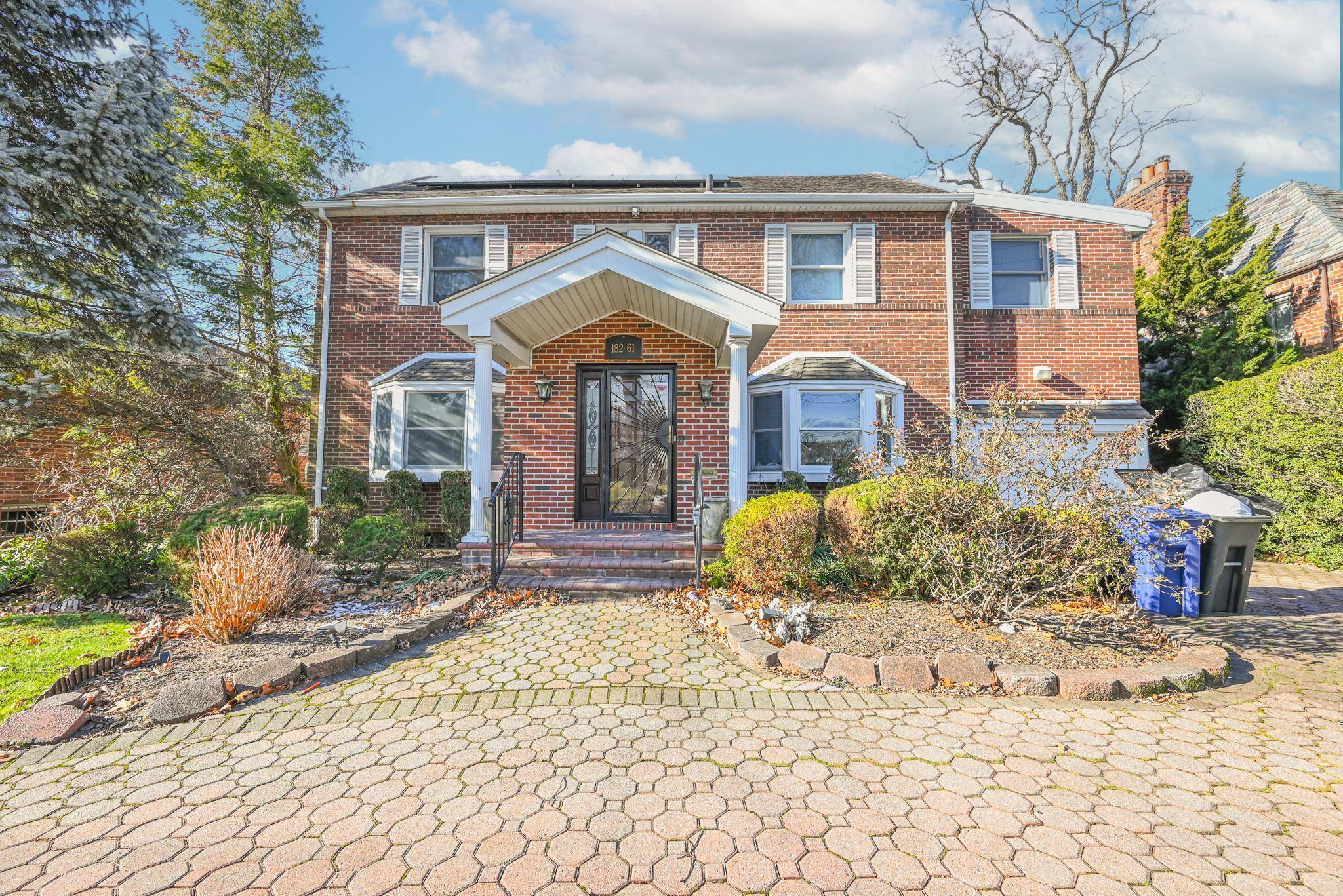 Jamaica Estates, NY 11432,182-61 Avon RD