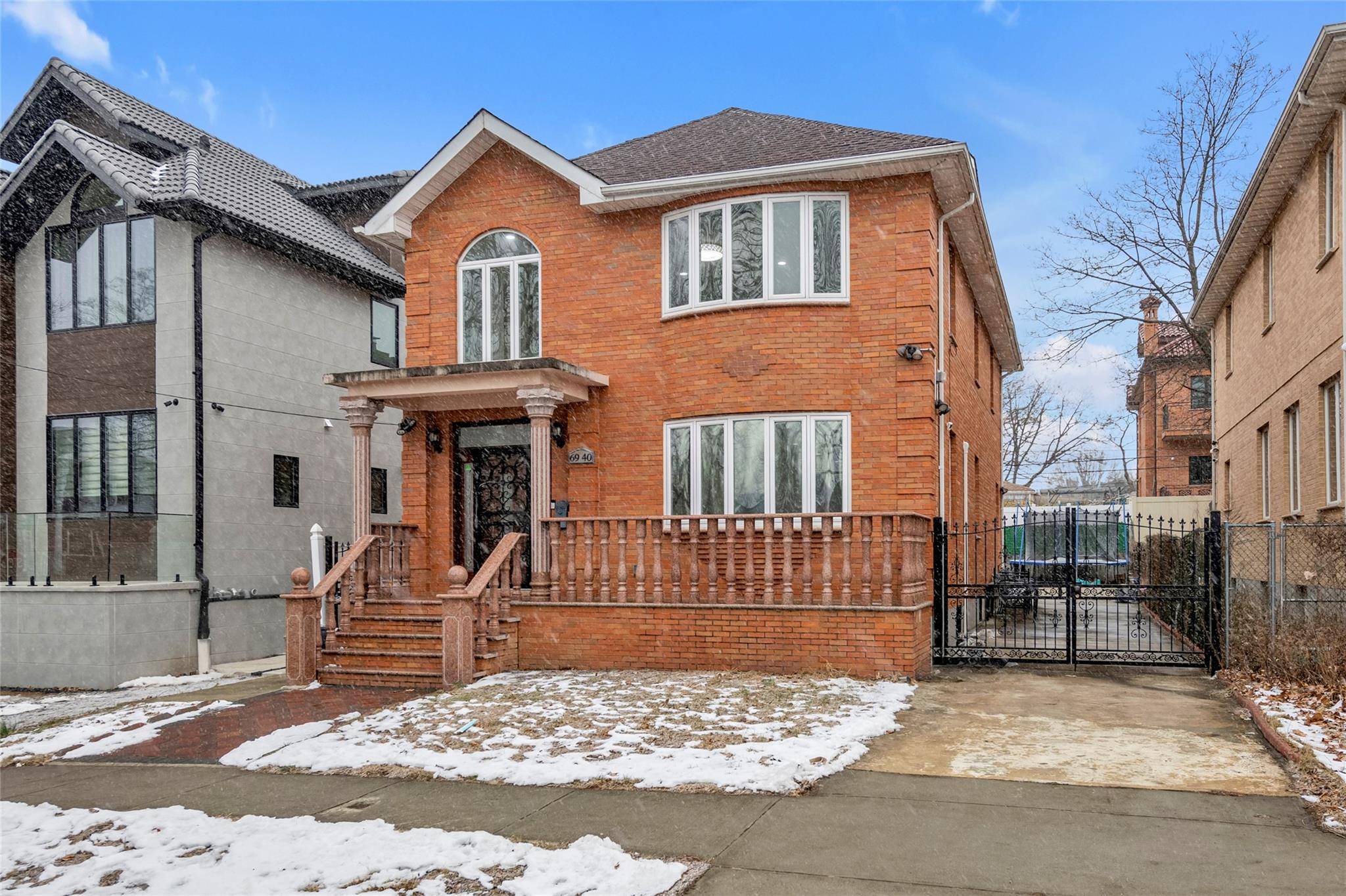 Fresh Meadows, NY 11365,69-40 168th ST