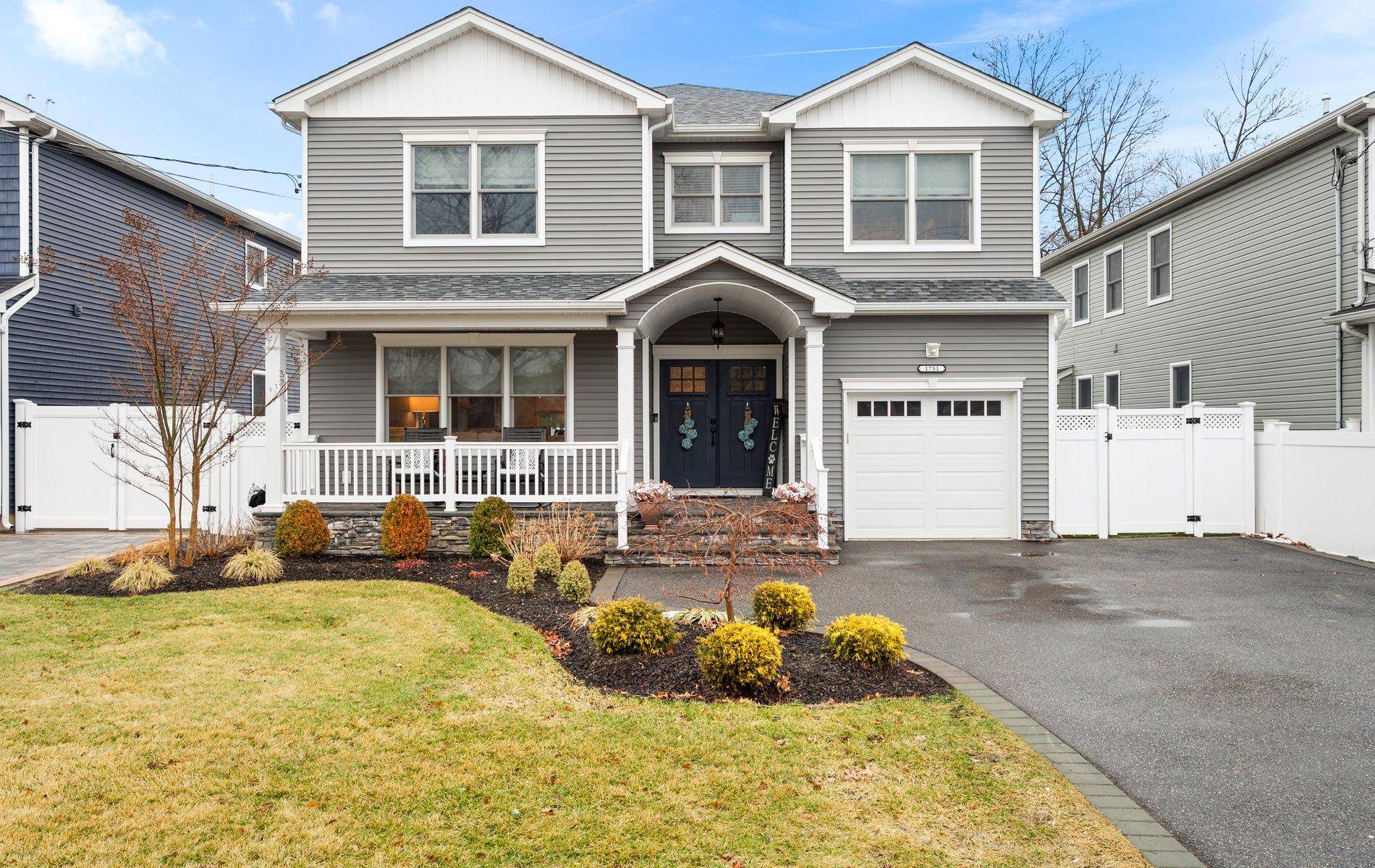 Seaford, NY 11783,1751 Washington AVE