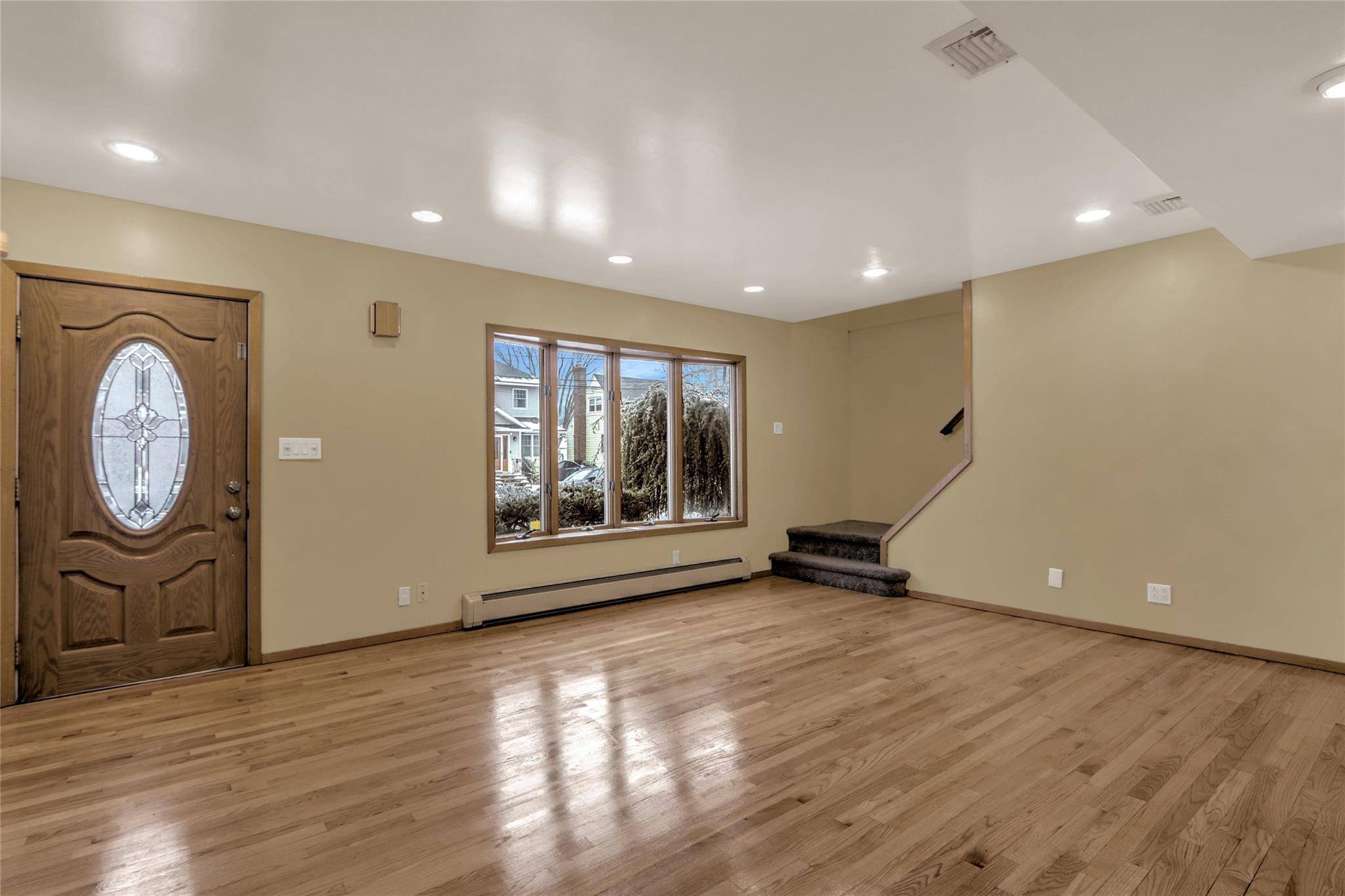 New Hyde Park, NY 11040,43 Quaker ST