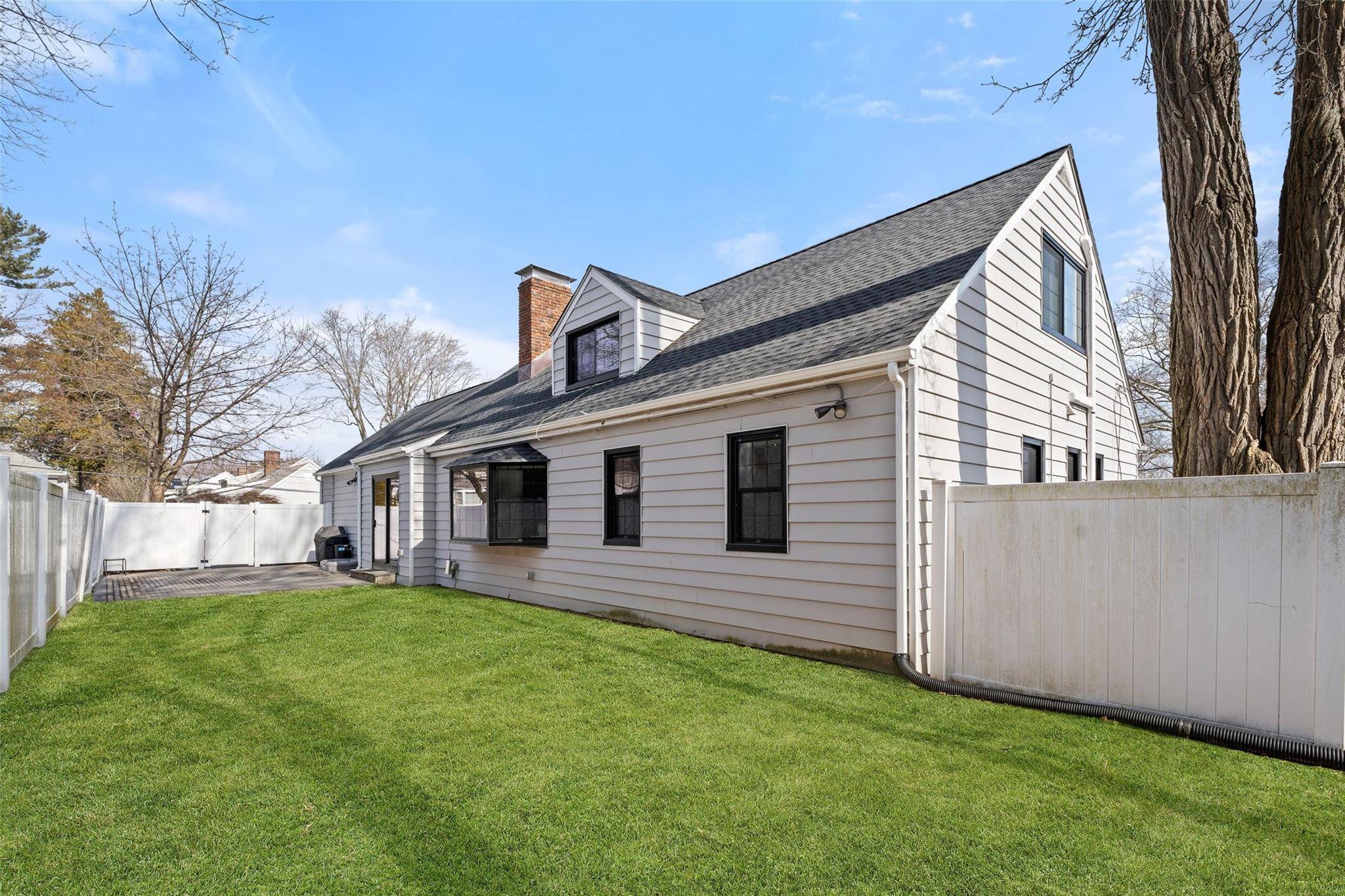 Scarsdale, NY 10583,29 Pilgrim RD