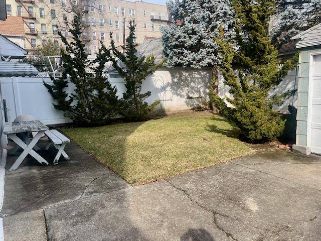 Richmond Hill, NY 11418,84-29 108th ST