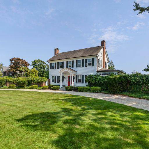 Bellport Village, NY 11713,52 South Country RD