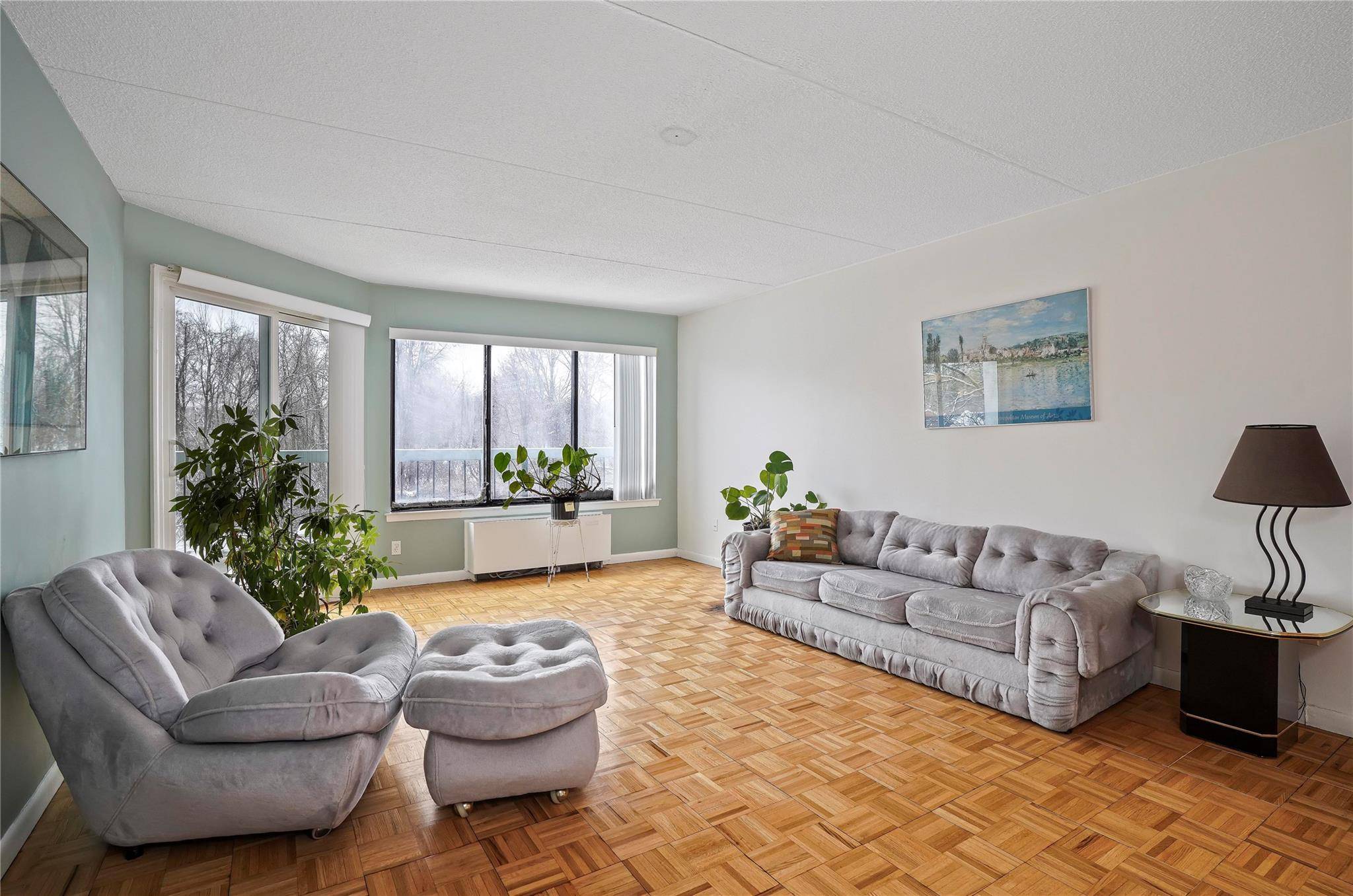 Hartsdale, NY 10530,100 High Point DR #408