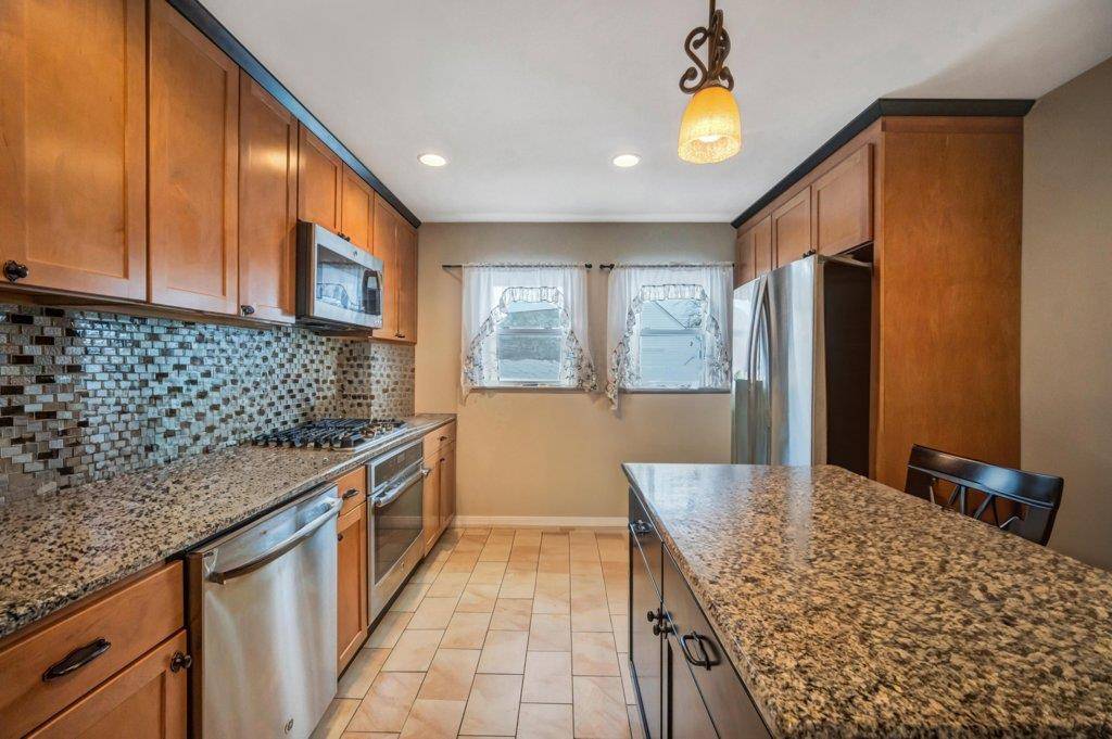 Elmont, NY 11003,11 Russell AVE