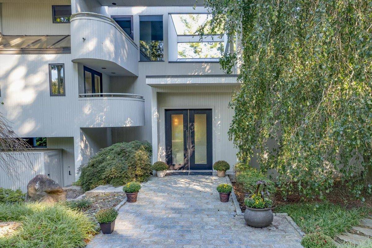 Pound Ridge, NY 10576,10 Beech Hill