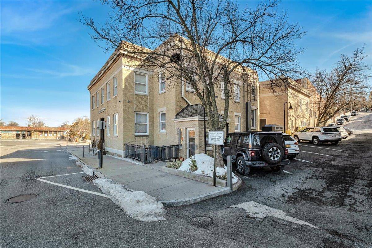 Tuckahoe, NY 10707,1 Generoso Pope PL