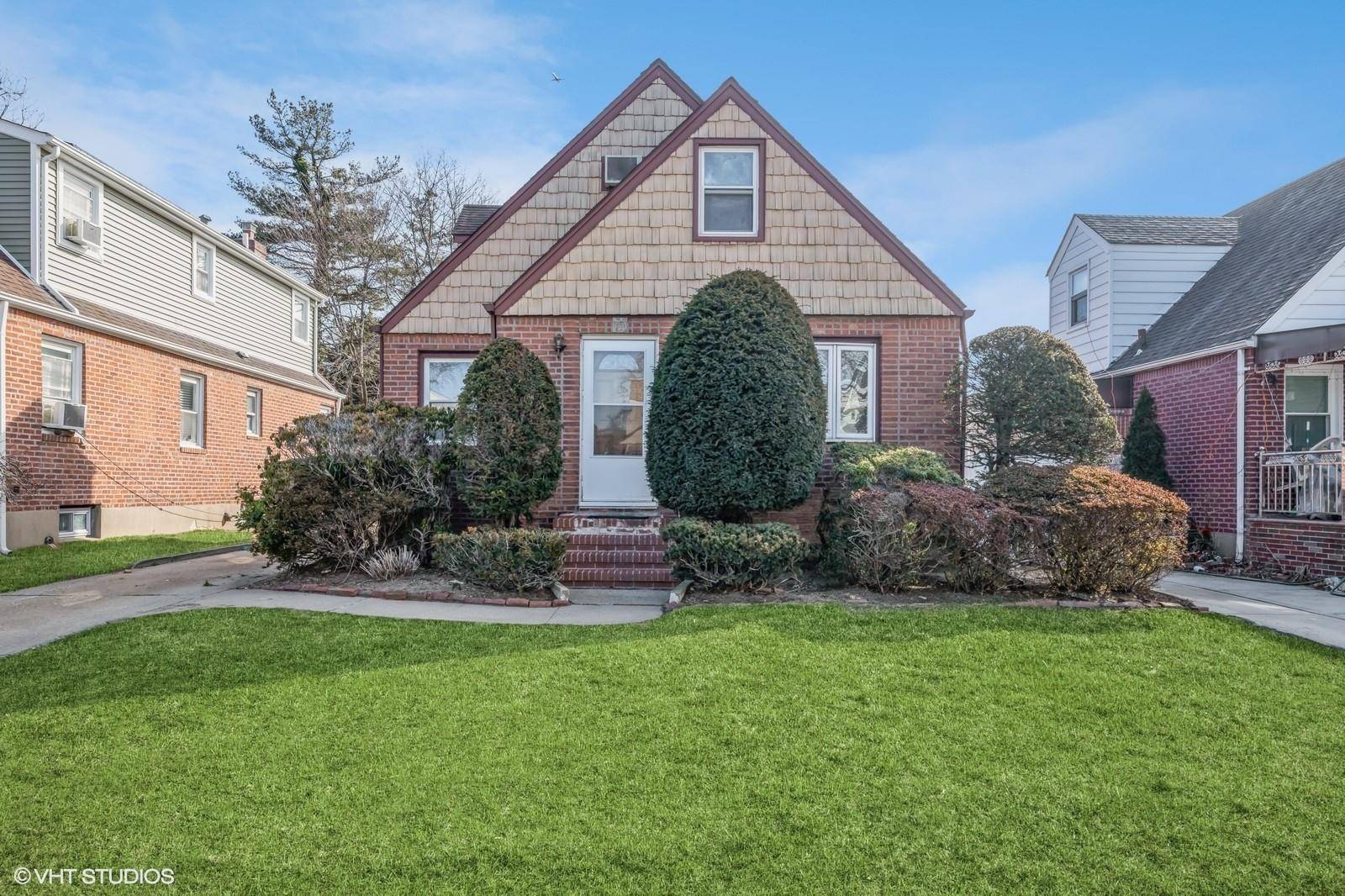 Elmont, NY 11003,174 Heathcote RD