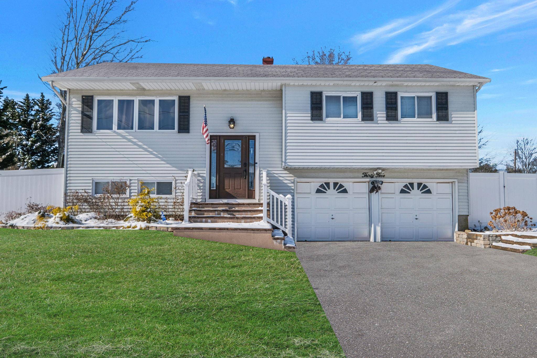 Islip Terrace, NY 11752,35 Satellite DR